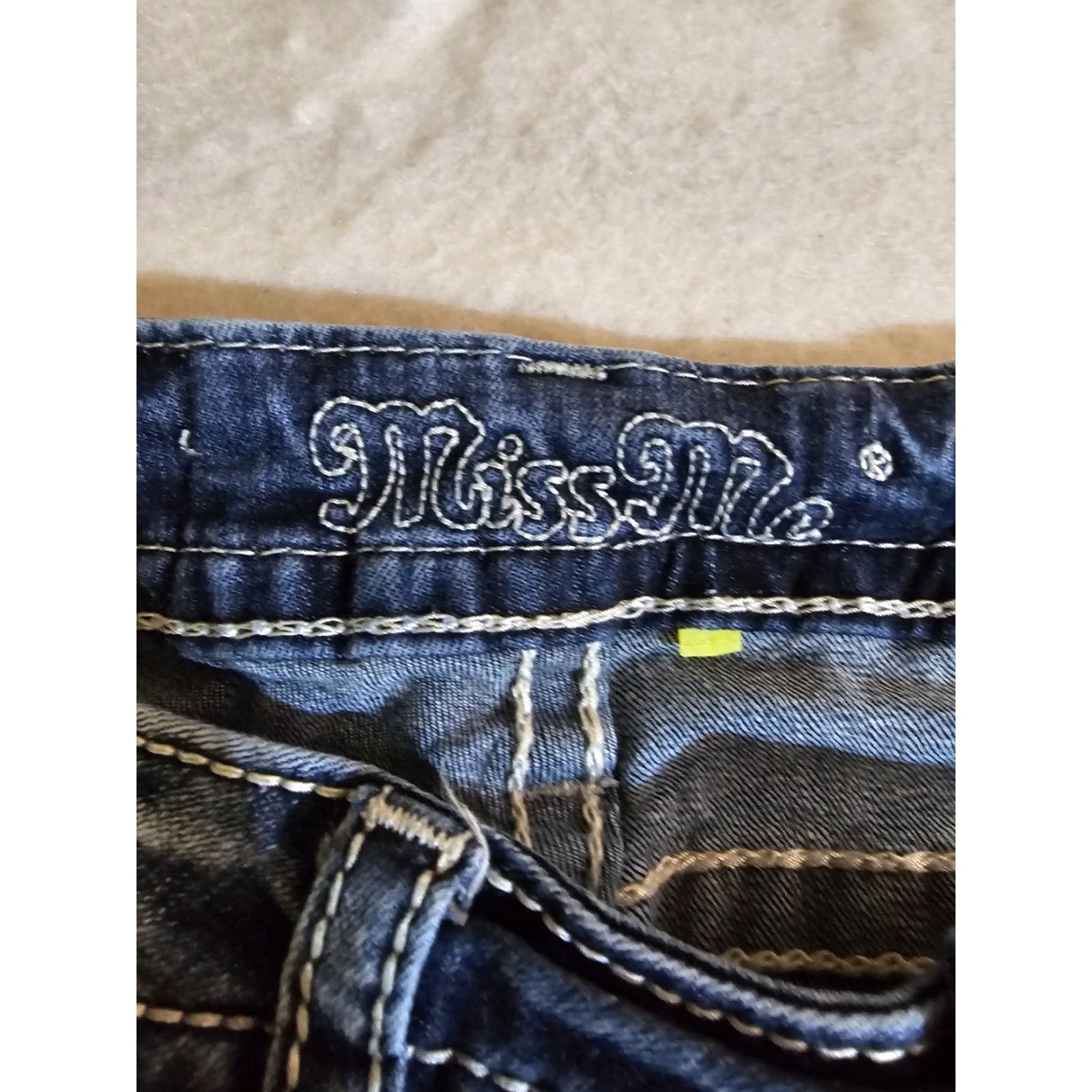 Miss Me Miss Me Signature "Standard Skinny" Medium Wash Denim Jeans Size 26 Inseam 31.5 Size 26" / US 2 / IT 38 - 6 Thumbnail