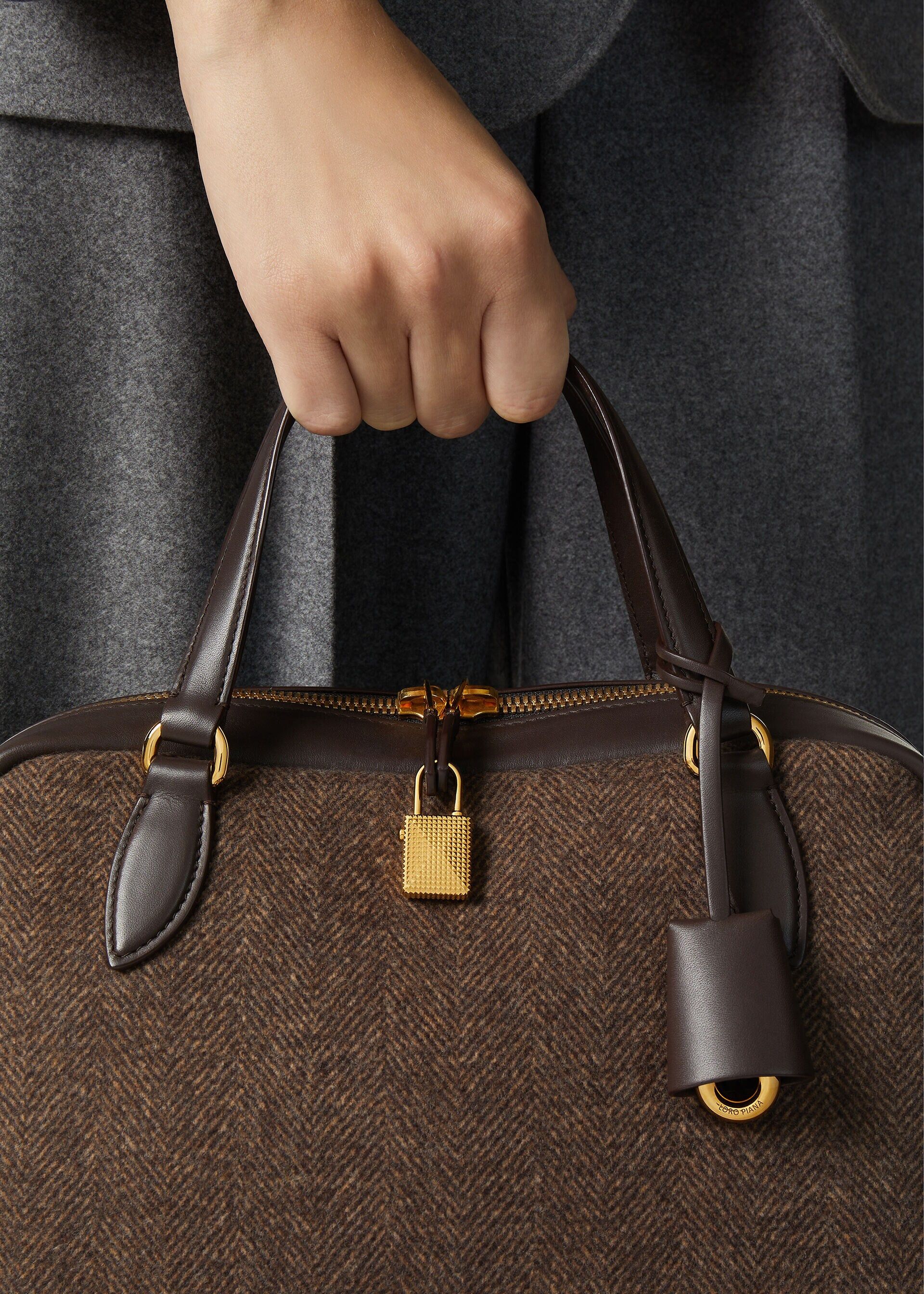 Loro Piana os11x0426 FAR0734 Size: OS / Small Needle Bag in Brown Size ONE SIZE - 8 Thumbnail