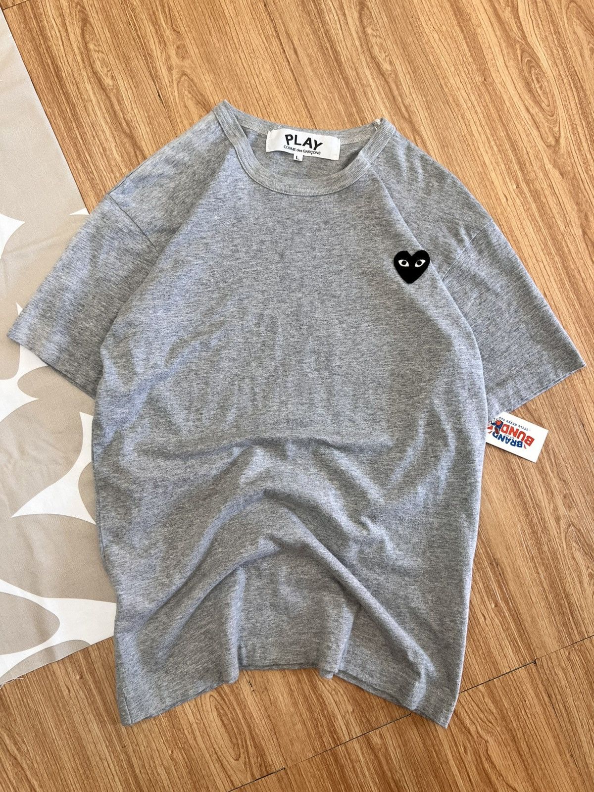 Comme des Garcons Comme des Garçons Play Size US S / EU 44-46 / 1 - 1 Thumbnail