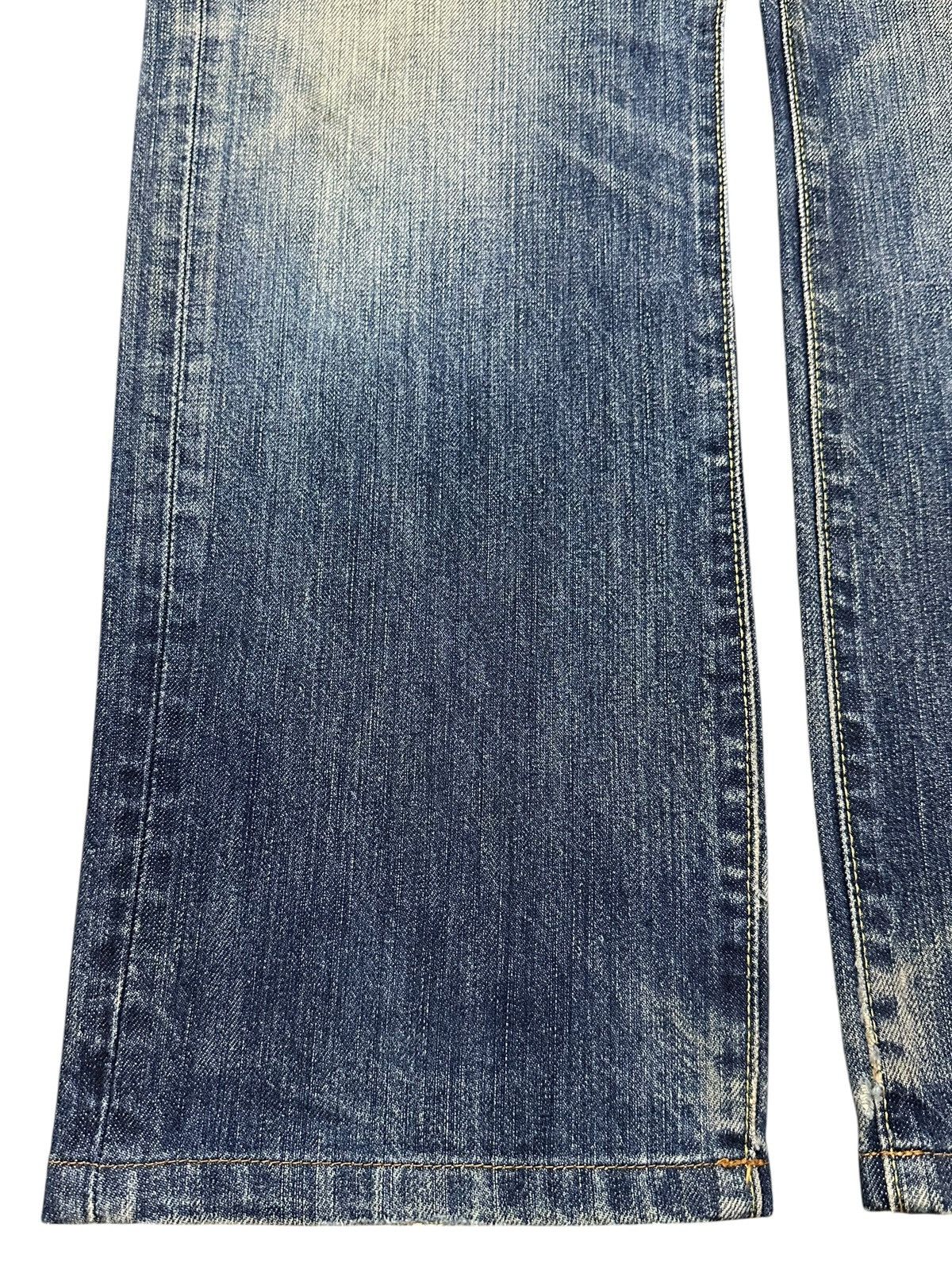 Uniqlo Vintage Japanese Uniqlo Blue Faded Wash Distress Loose Jeans Size US 32 / EU 48 - 7 Thumbnail