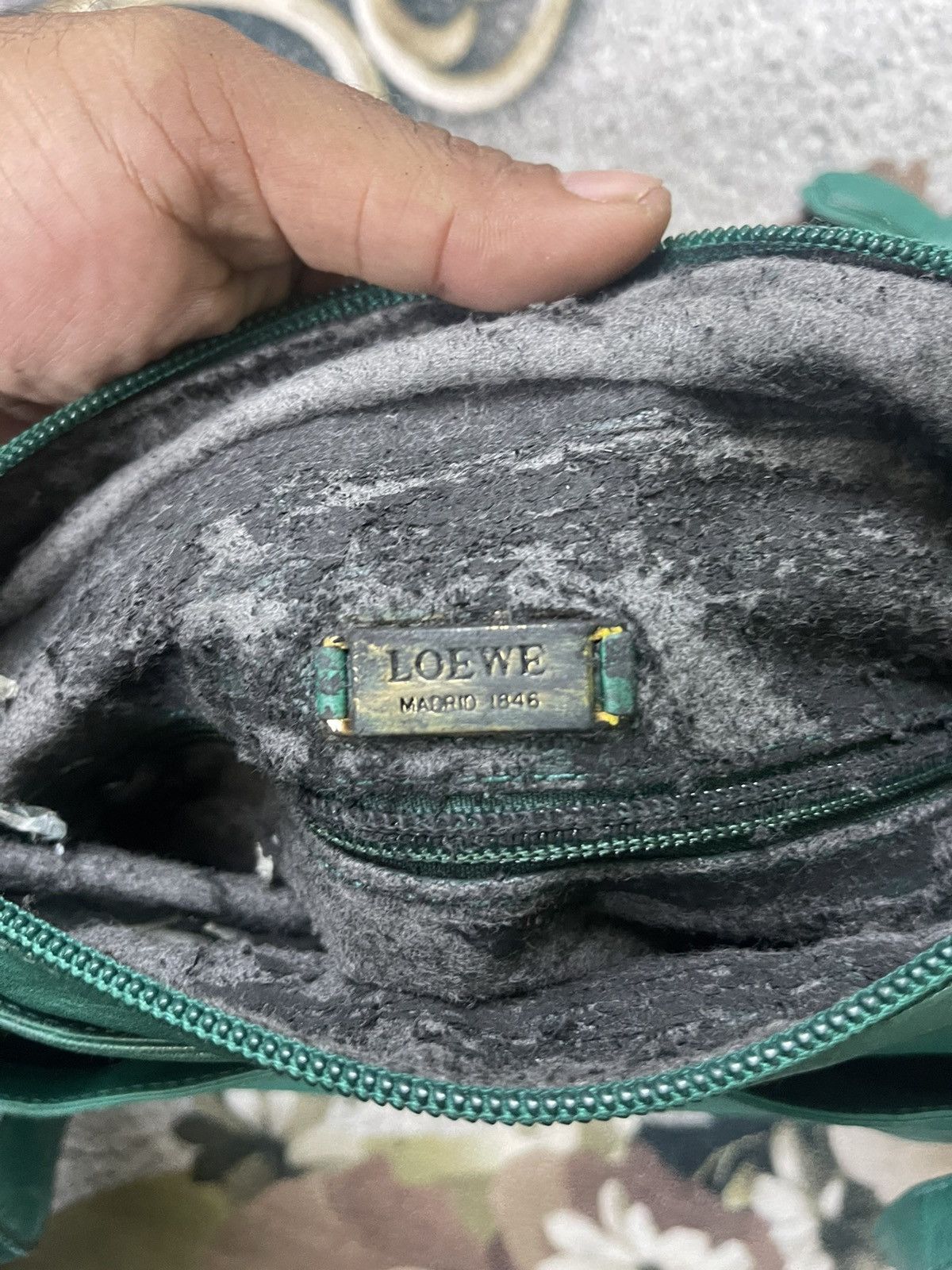 Loewe Vintage Loewe Genuine Leather Sling Bag Size ONE SIZE - 11 Thumbnail