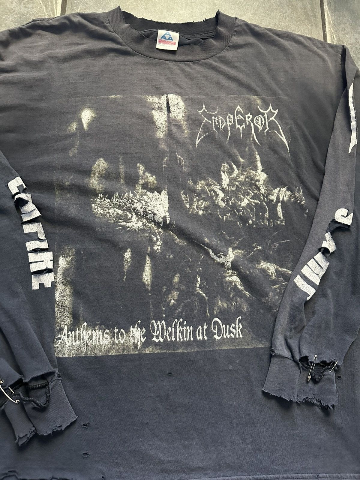 Vintage Thrashed and Faded Vintage 1997 Emperor long sleeve Size US XL / EU 56 / 4 - 2 Thumbnail