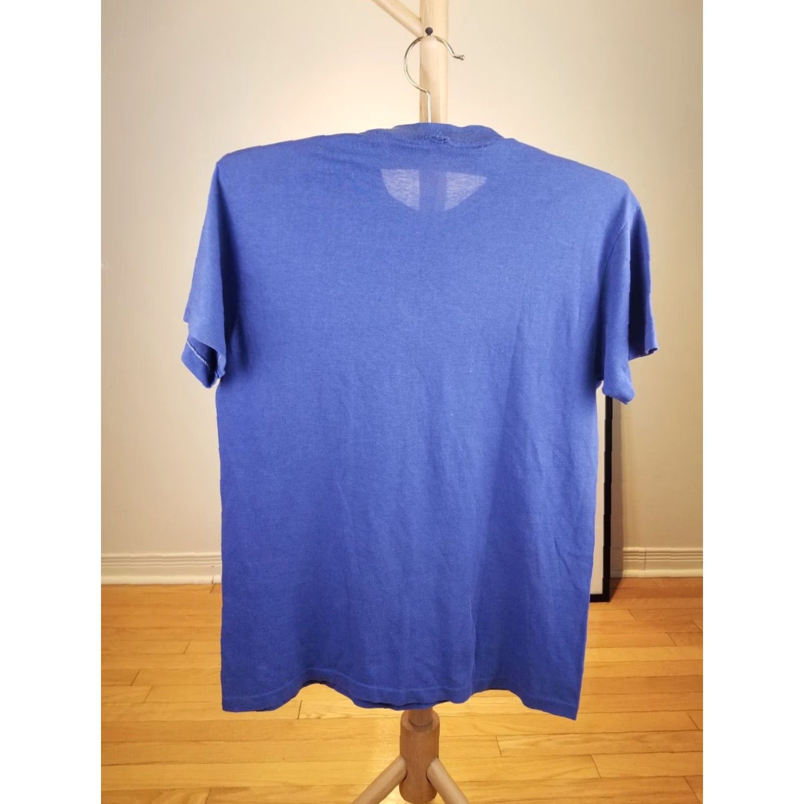 Vintage VINTAGE T-SHIRT BLUE 80's DIAMOND LAKE TAVERN PAPER THIN 50/50 SZ MEDIUM MEN Short Sleeve Round Neck USA Pattern Solid Cotton Jersey 50/50 80s Size US M / EU 48-50 / 2 - 3 Thumbnail