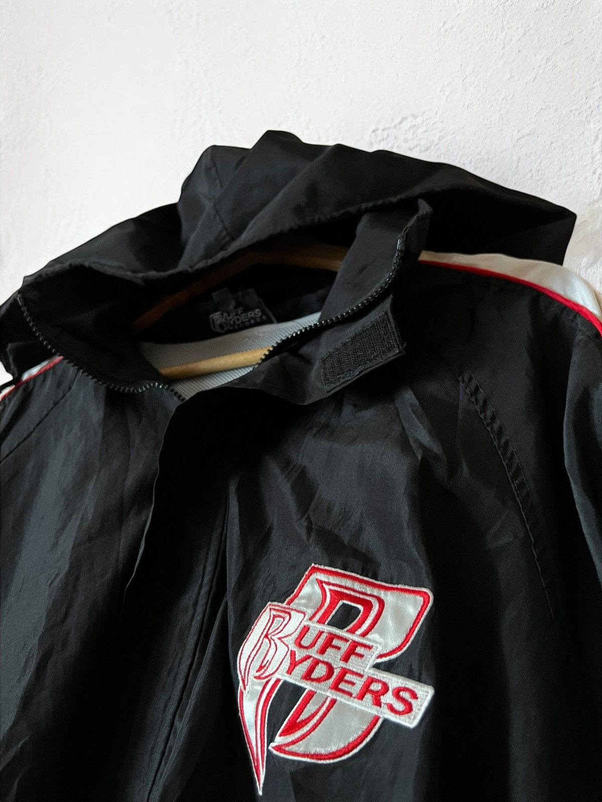 Band Tees × Ruff Ryders × Vintage RUFF RYDERS VINTAGE HOODED JACKET RAP BIG LOGOS WINDBREAKER Size US XL / EU 56 / 4 - 5 Thumbnail