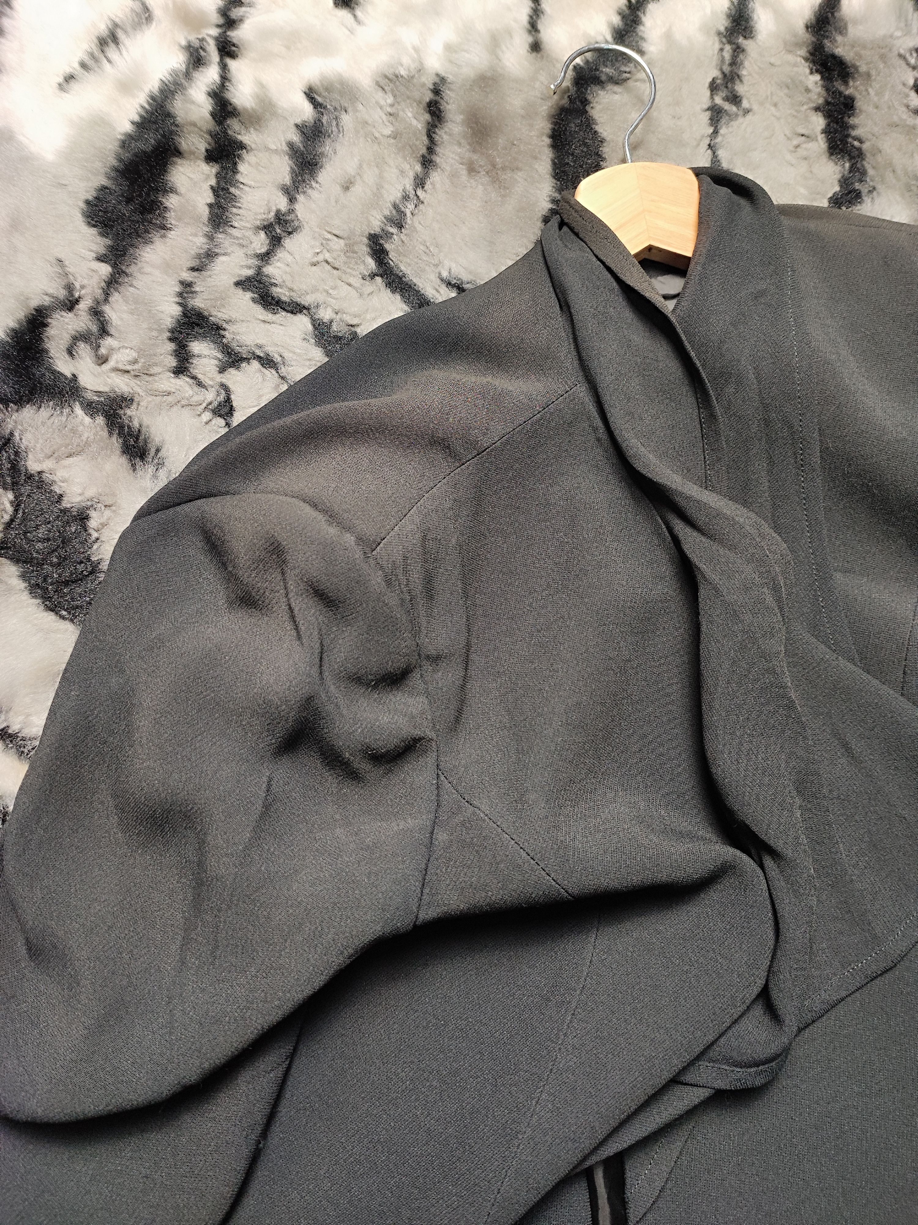 Giovanni Valentino × Valentino × Vintage Vintage Valentino Miss V Velvet Blazer Suit Size 48R - 11 Thumbnail
