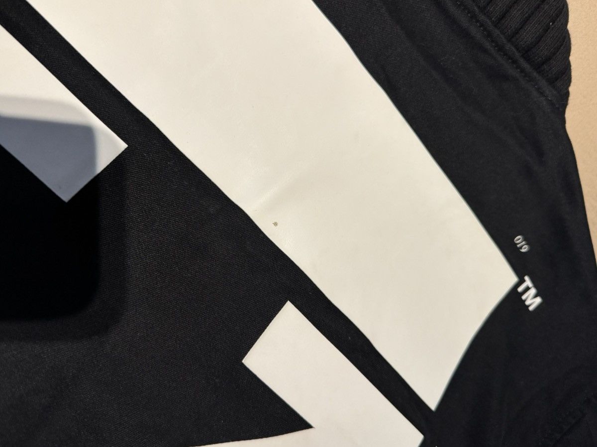 Off-White Off-White Arrow Logo Bomber Jacket Size US XL / EU 56 / 4 - 11 Thumbnail
