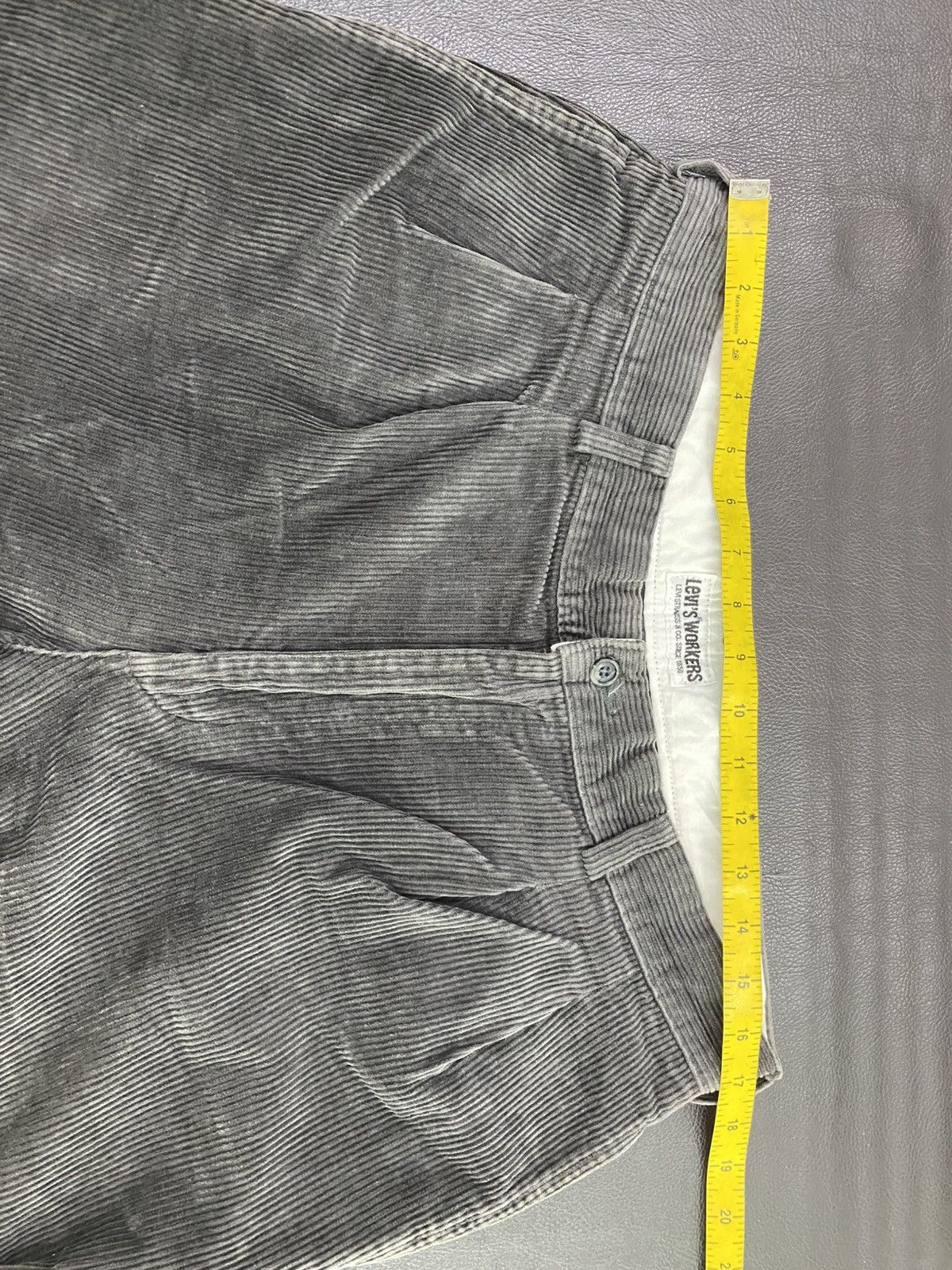 Levi's Levi’s Vintage Clothing 90s Corduroy Pants — Made in Japan Size US 34 / EU 50 - 15 Thumbnail
