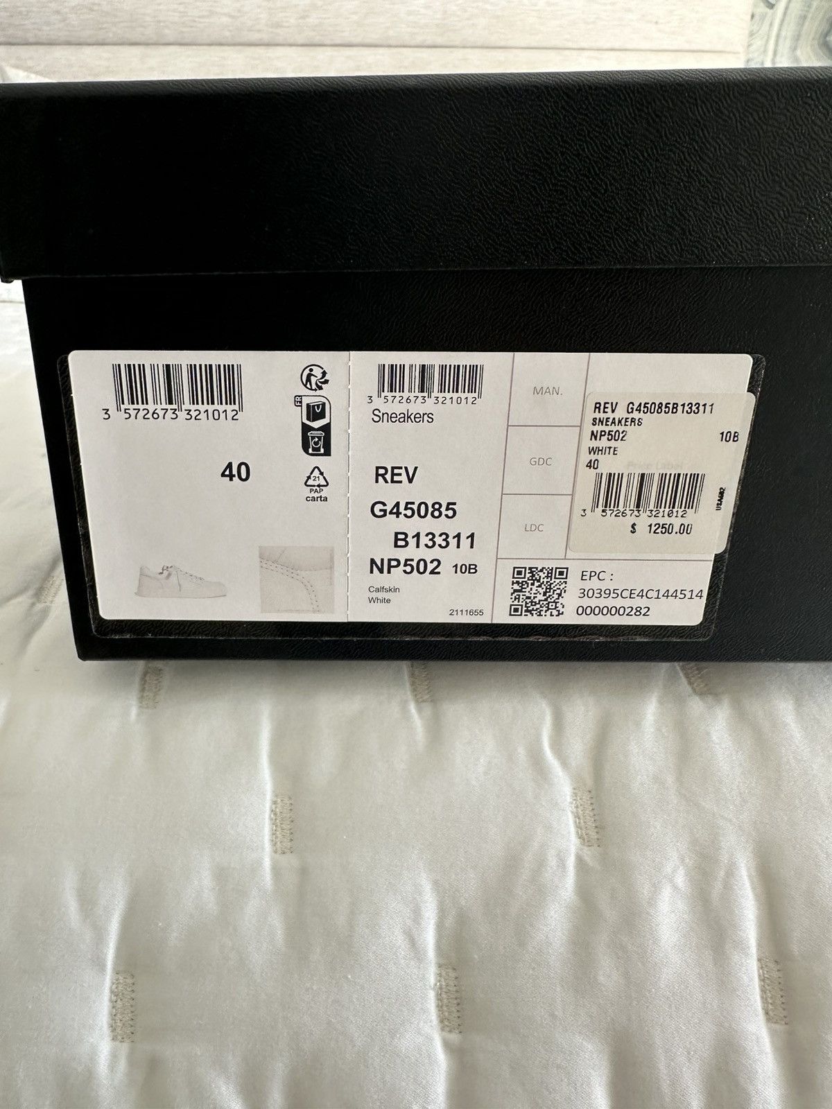 Chanel Chanel sneakers NP502 Size US 10 / IT 40 - 1 Thumbnail