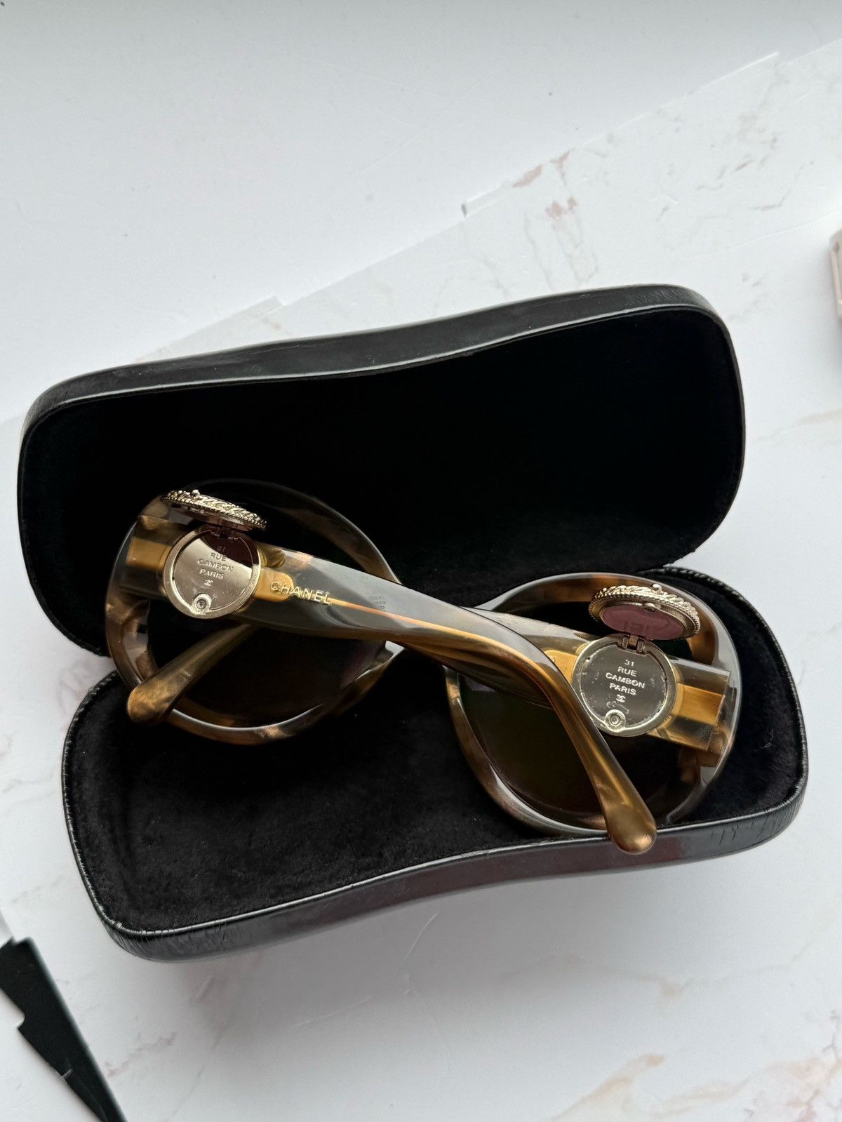 Chanel Chanel vintage sunglasses 5193-B Limited Collection Bouton Size ONE SIZE - 15 Thumbnail
