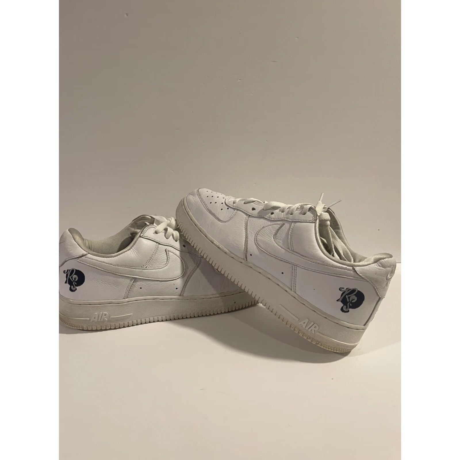 Nike Nike Air Force 1 Roc-A-Fella AF100 AO1070-101 Size 11 Mens White Used W/O Box 2017 Nike Air Force 1 Sneaker Size ONE SIZE - 2 Thumbnail