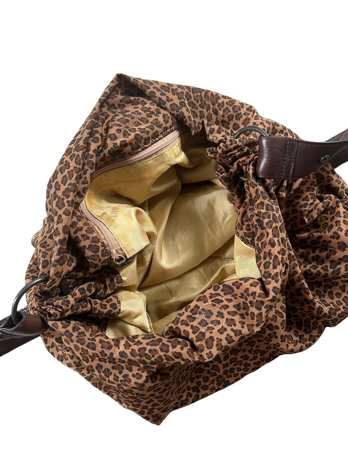 Bottega Veneta × Vintage Vintage Bottega Veneta Leopard Print Crossbody Bag Size ONE SIZE - 12 Thumbnail