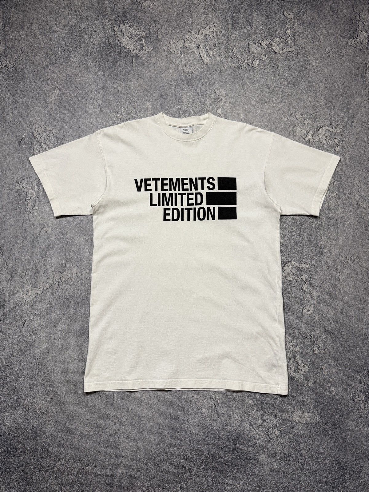 Vetements Vetements Limited Edition Oversized Tee Size US XL / EU 56 / 4 - 1 Thumbnail
