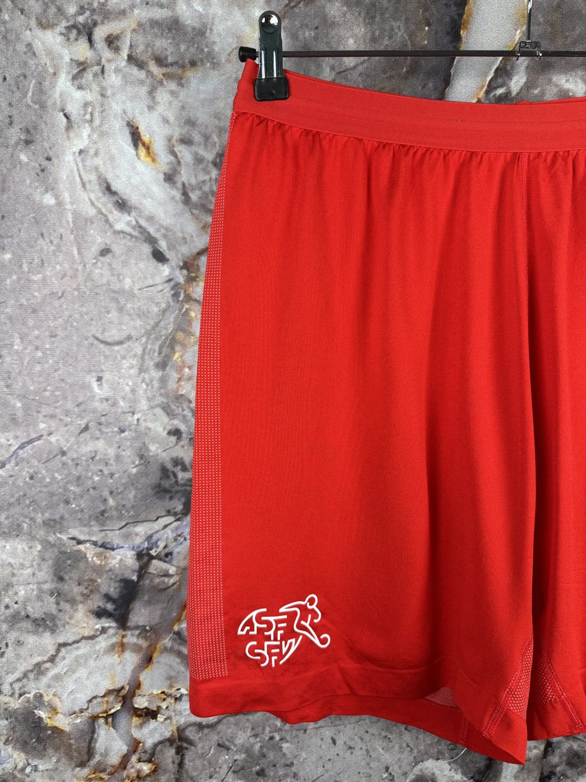 Nike Men’s PUMA Switzerland National Team Red Training Shorts Size US 36 / EU 52 - 2 Thumbnail