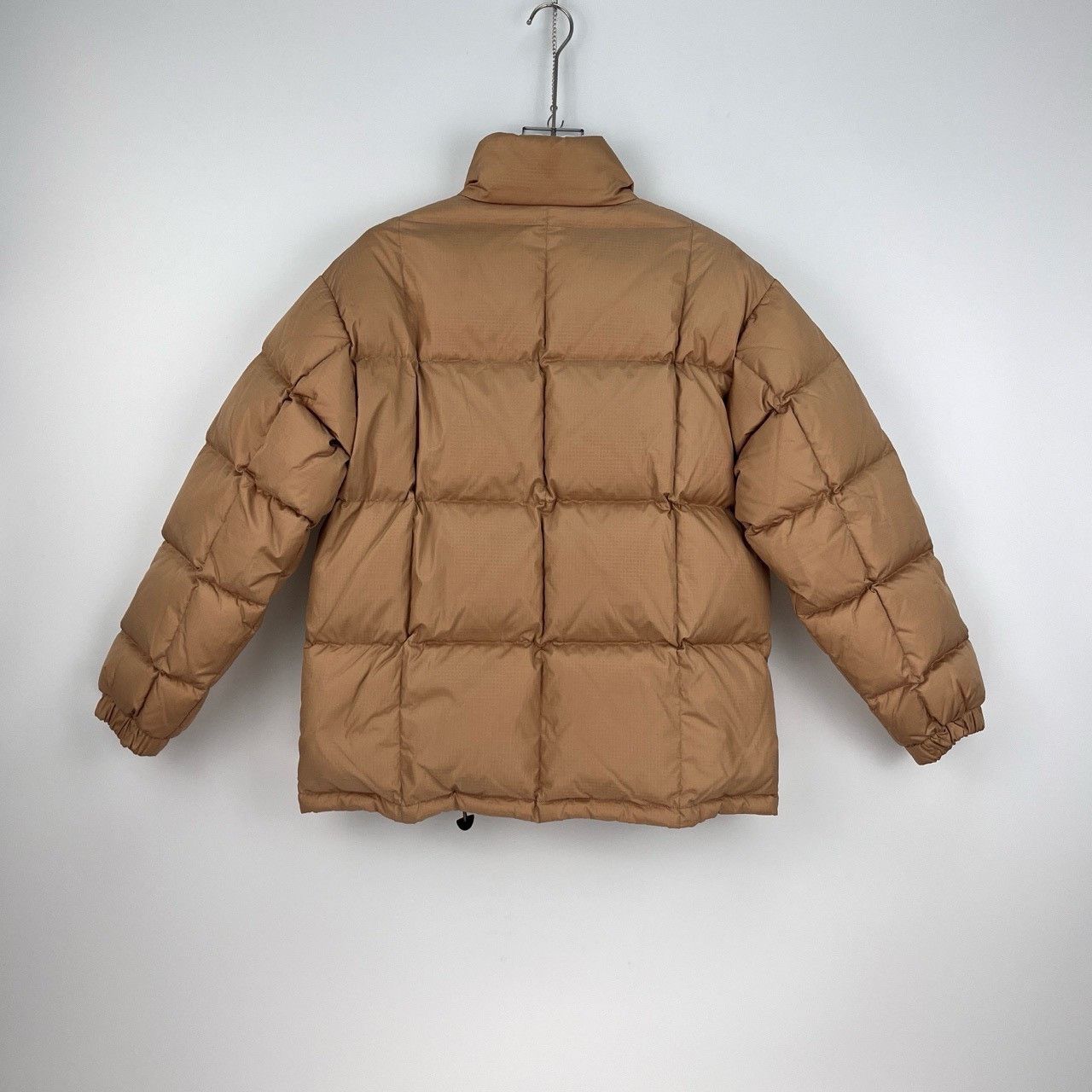 Louis Vuitton Louis Vuitton Brown down jacket with printed leather button Size US M / EU 48-50 / 2 - 4 Thumbnail