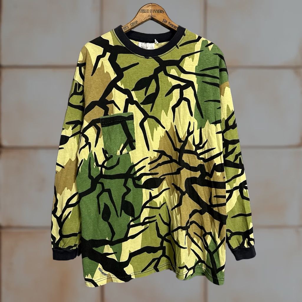Vintage VINTAGE Predator Camouflage Long Sleeve T Shirt USA Made XL Cotton Pocket Crew Neck Men’s 1990s 80s 90s Logo Shirt Size US XL / EU 56 / 4 - 1 Thumbnail