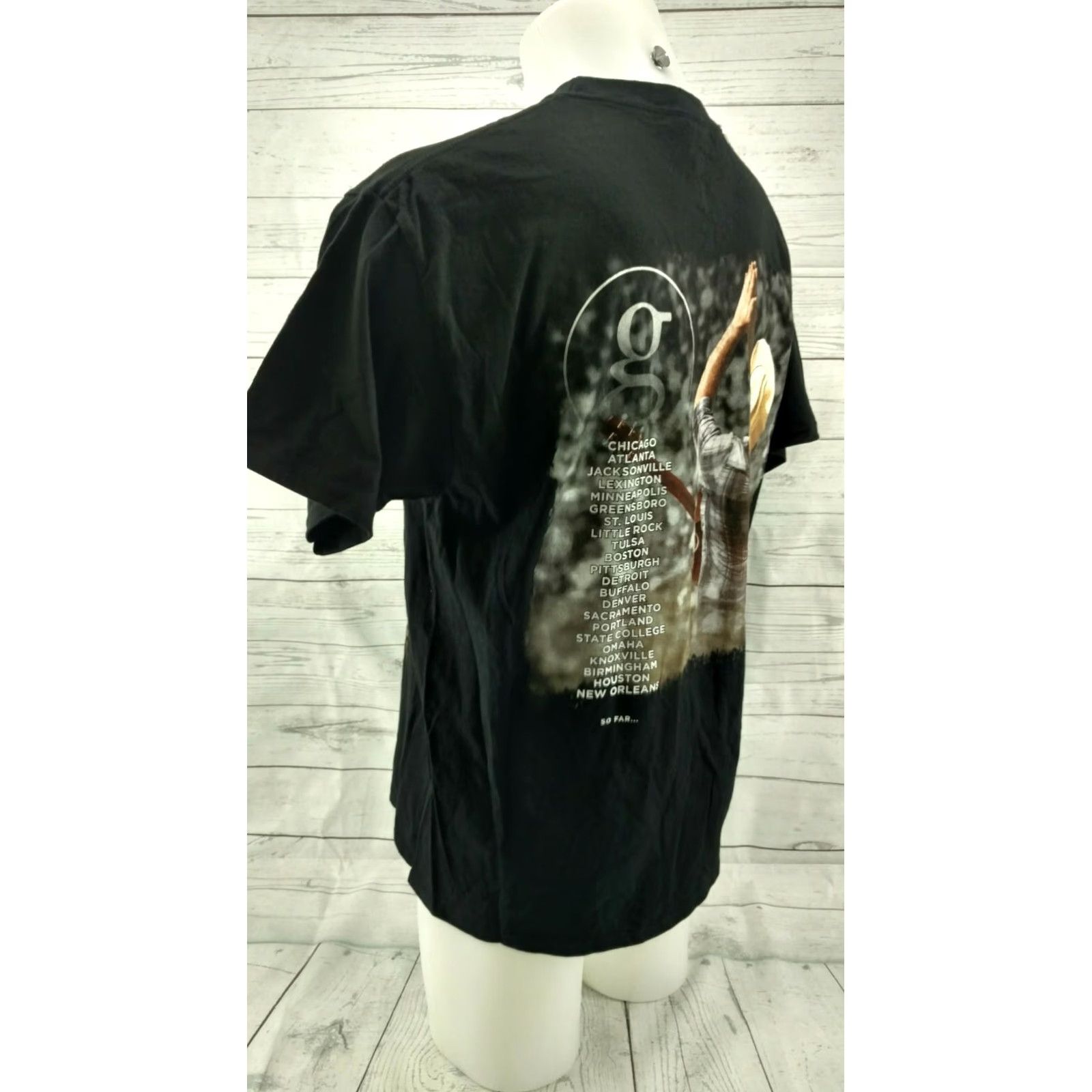 Hanes Garth Brooks World Tour 2014 2015 Black Large T-shirt Mens HB Hanes 100% Cotton Crew Neck Short Sleeve Shirt Regular Size L Color Black Size US L / EU 52-54 / 3 - 7 Thumbnail