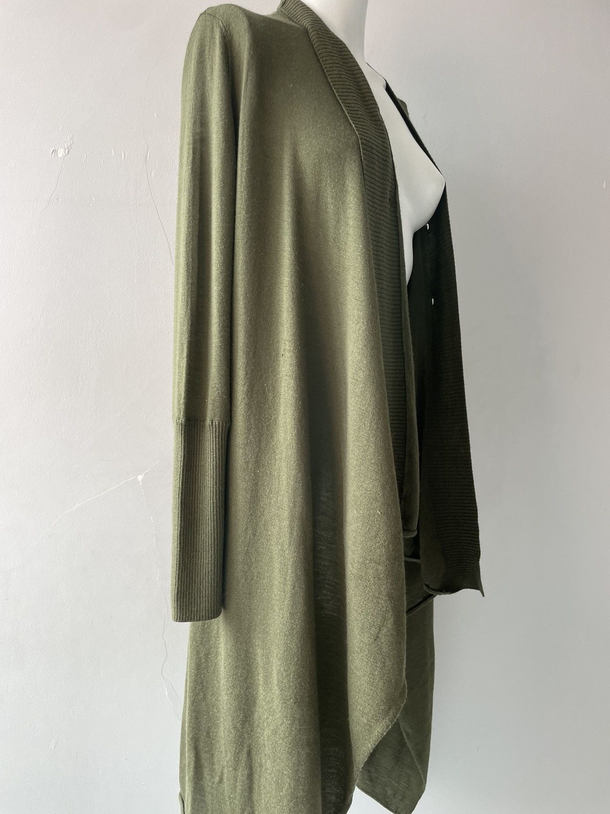Alice + Olivia Alice+Olivia cardigan Size L / US 10 / IT 46 - 11 Thumbnail