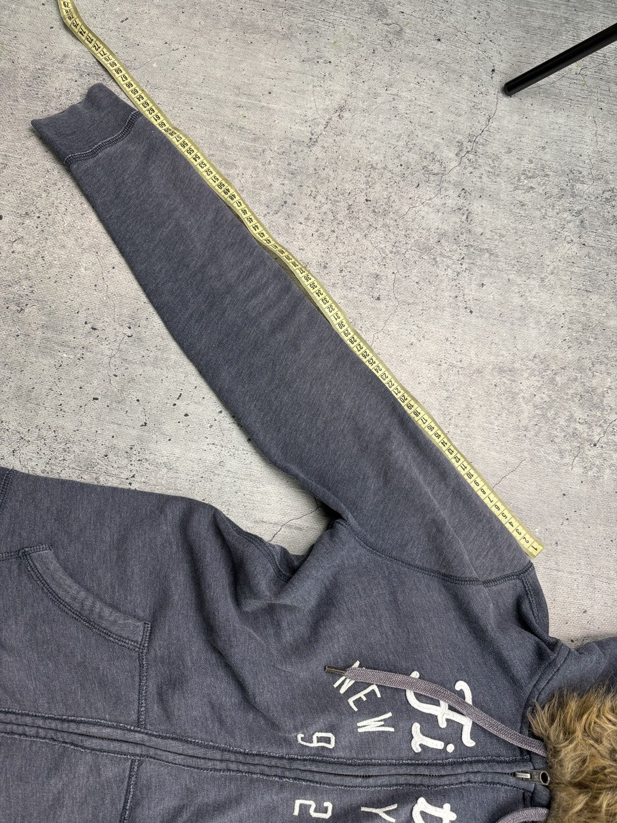 Abercrombie & Fitch Vintage Abercrombie And Fitch Fur Zip Hoodie Size US L / EU 52-54 / 3 - 8 Thumbnail