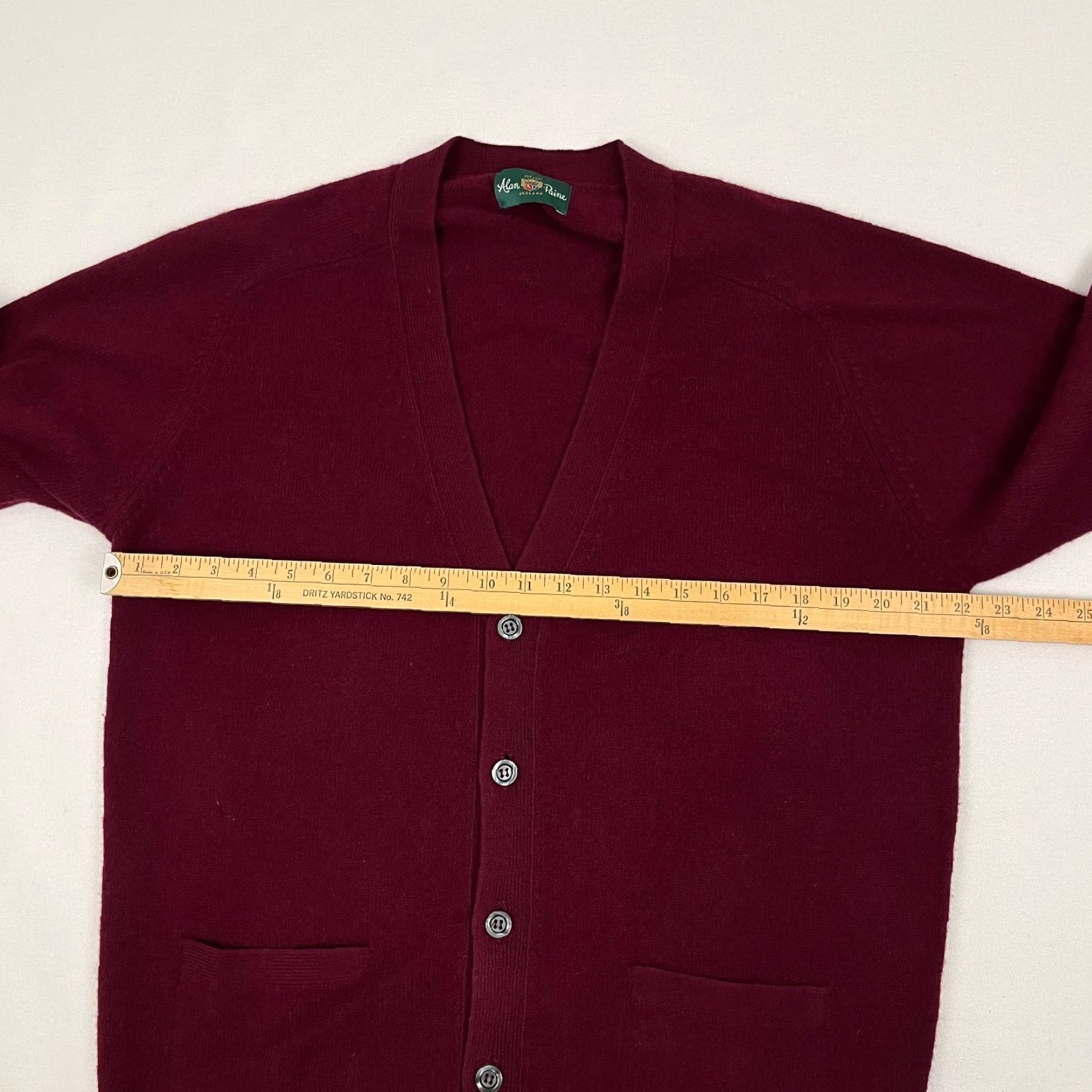 Vintage Alan Paine Cardigan UK 42 Burgundy Lambs Wool Grandpa Sweater Jumper V-Neck Mens Size US L / EU 52-54 / 3 - 5 Thumbnail