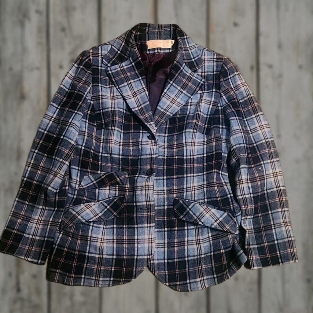 Pendleton VINTAGE Pendleton Jacket Wool 49'er 100% Virgin Wool Size 16 Blue Plaid Lining Wool Classic Long Sleeve Mid-Length Pockets Buttoned Women Size XXL / US 16-18 / IT 52-54 - 1 Thumbnail