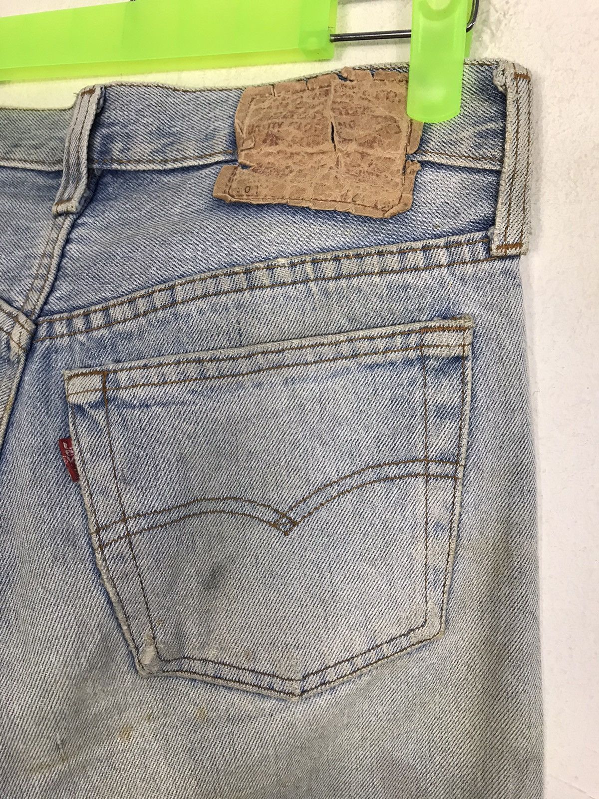 Levi's Levi's Strauss 501 Button Fly Jeans Pants Fits Size 26 27 Size US 27 - 7 Thumbnail