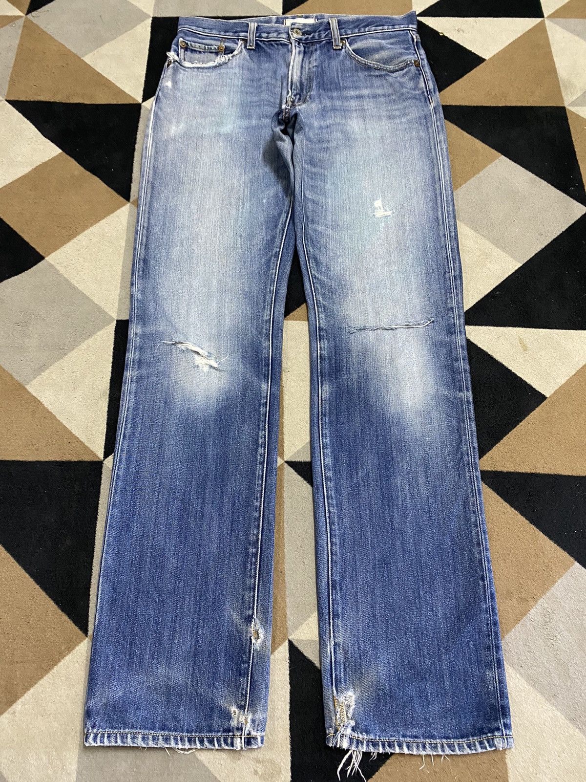 Japanese Brand Vintage Uniqlo Blue Wash Distressed Jeans Size US 32 / EU 48 - 1 Thumbnail