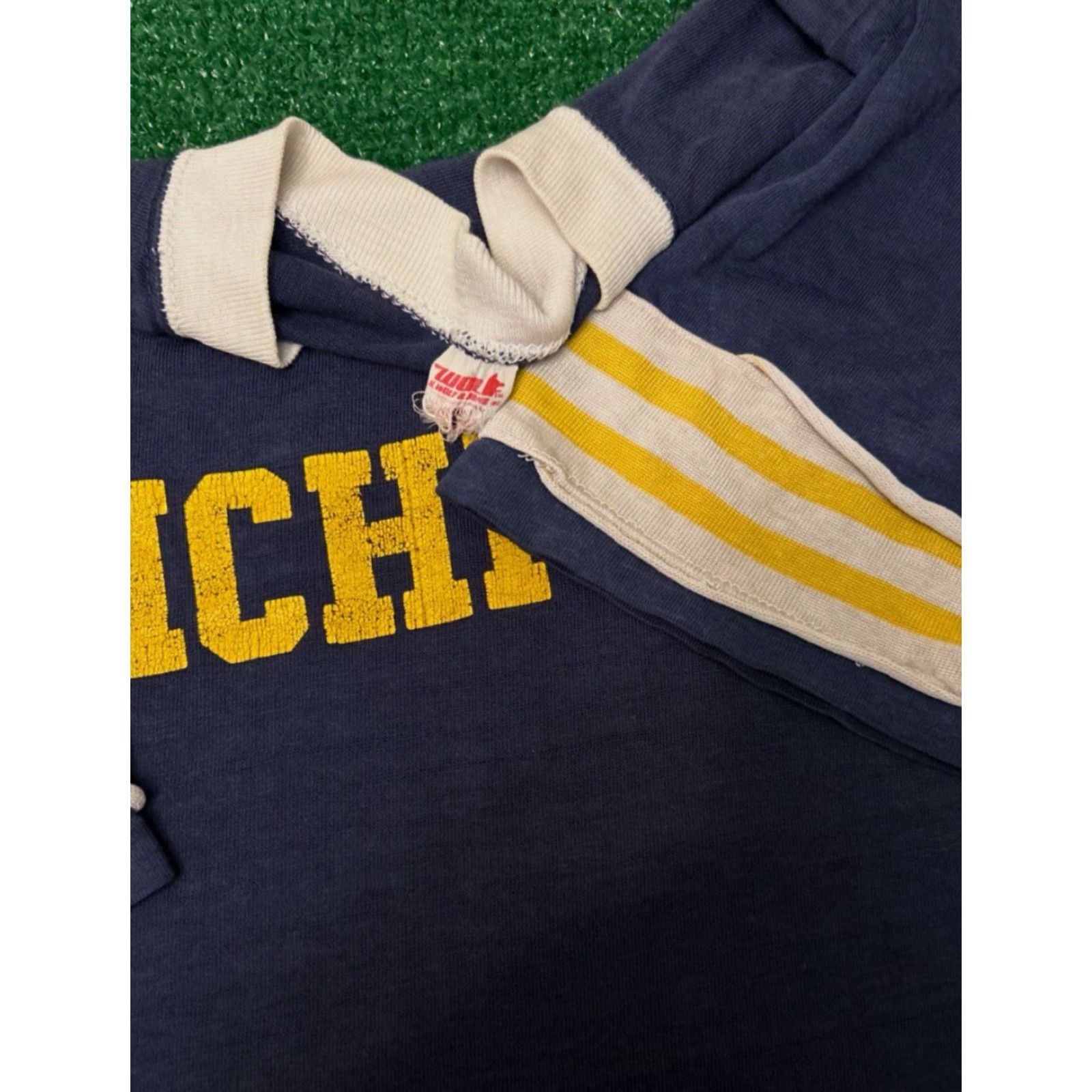 Vintage VINTAGE Michigan Wolverines VTG Distressed Shirt Mens L Blue 80s 90s University College Sports Wolverine Shirt Mens L Size US L / EU 52-54 / 3 - 2 Thumbnail