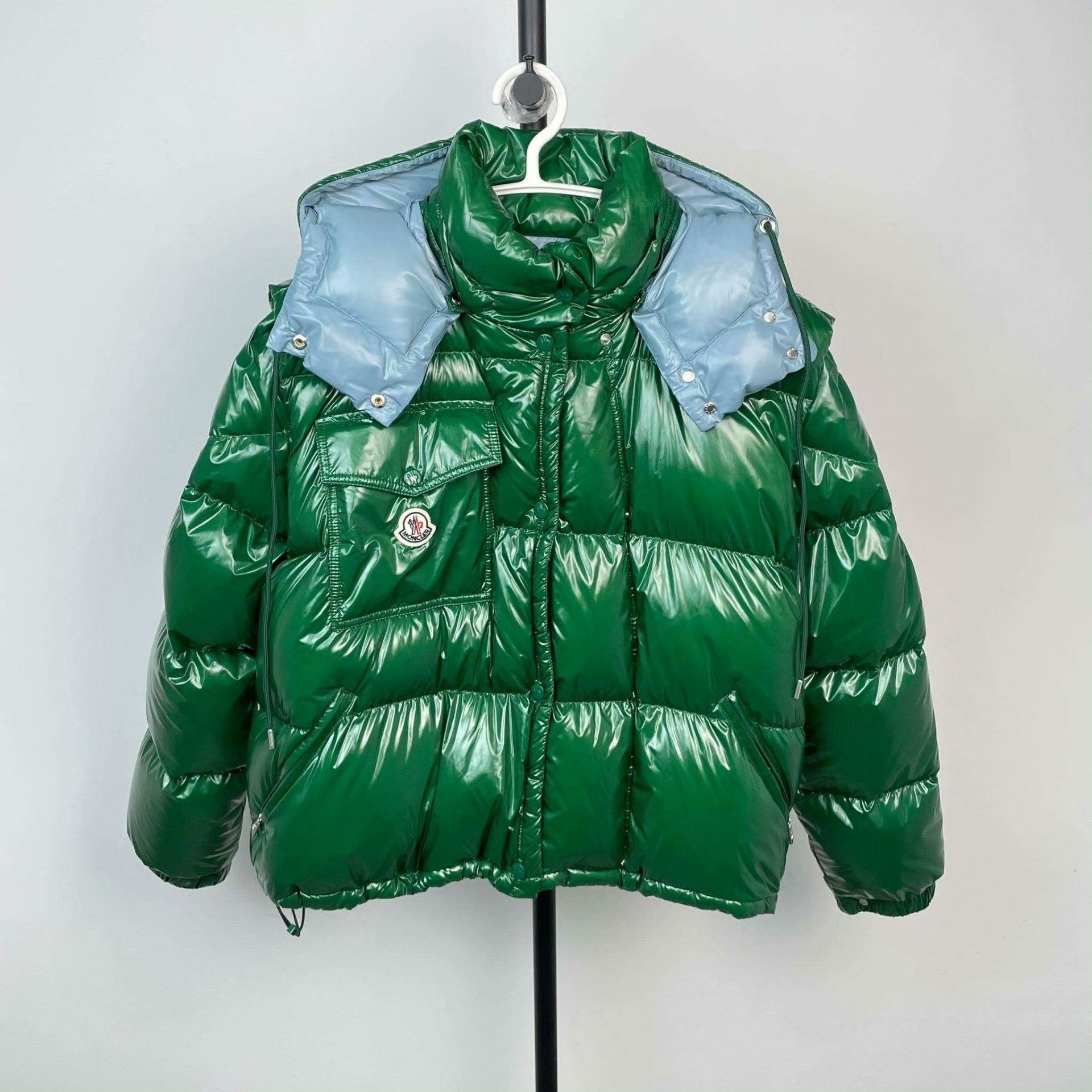 Moncler Moncler Down Green Down Jacket M Women Size M / US 6-8 / IT 42-44 - 1 Thumbnail