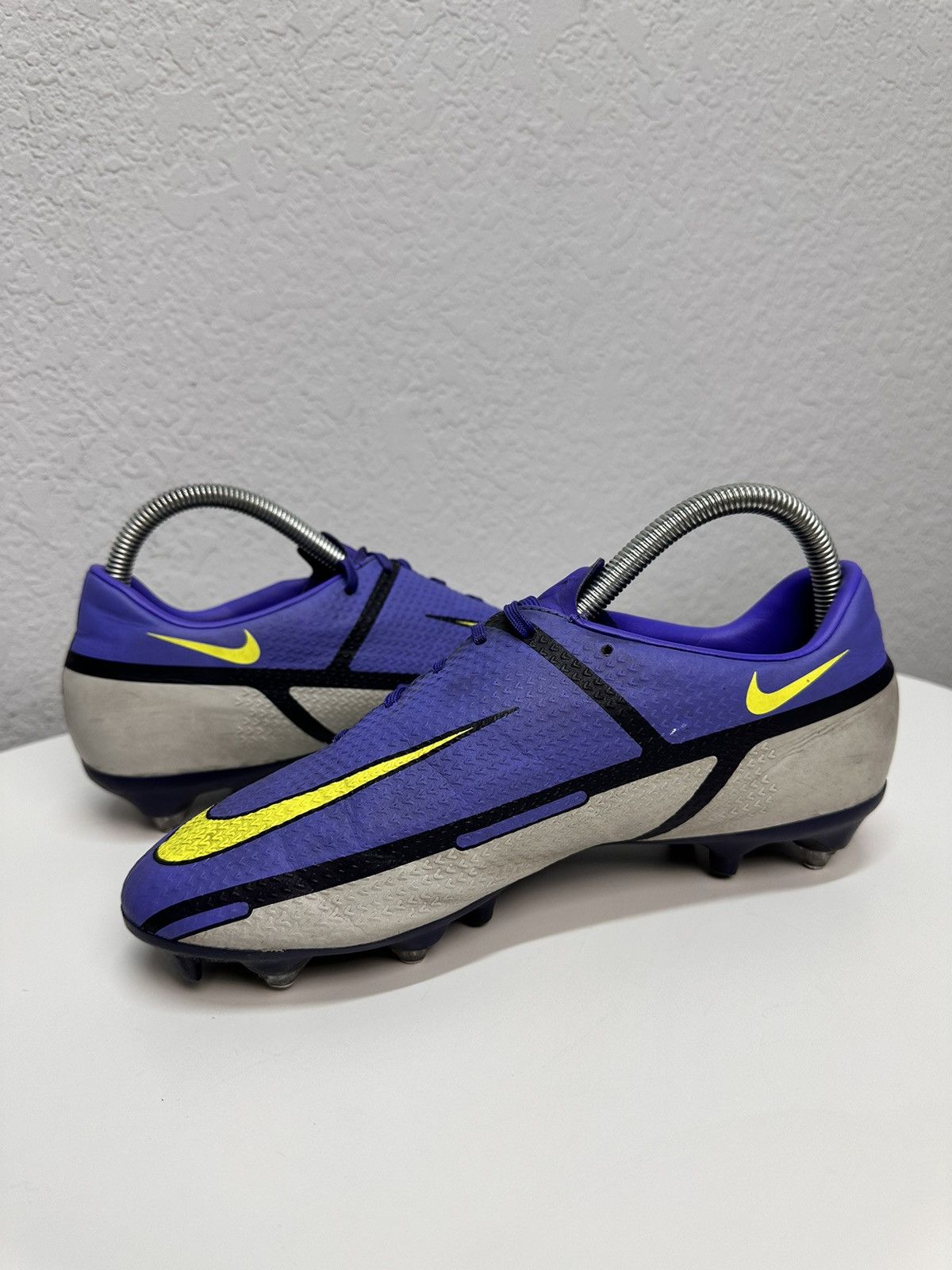 Nike Nike Phantom GT2 Pro purple soccer cleats rare hype Size US 7 / EU 40 - 6 Thumbnail
