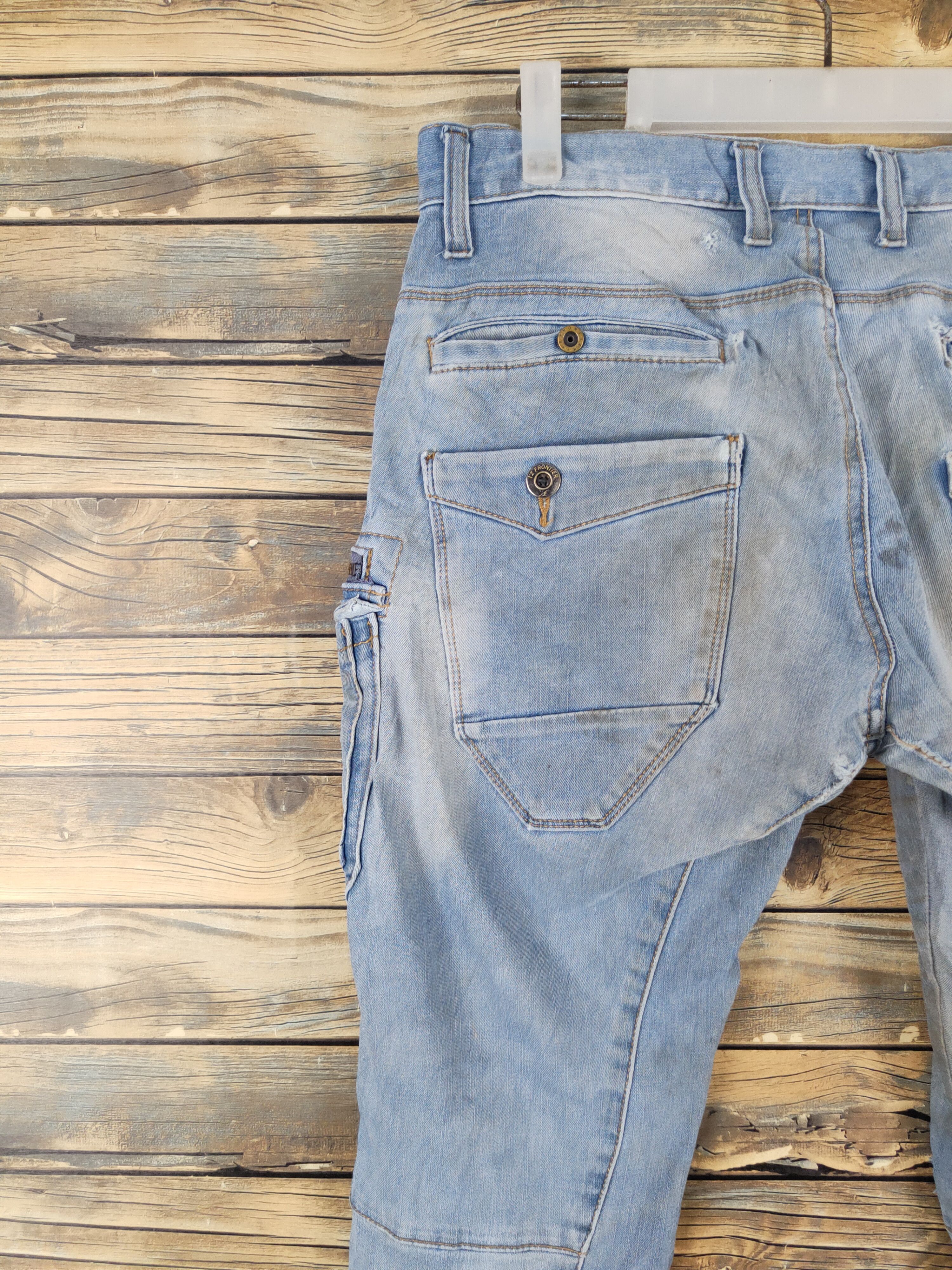 Japanese Brand I'z Frontier Blue Distressed Ripped Jeans #W2091 Size US 32 / EU 48 - 10 Thumbnail
