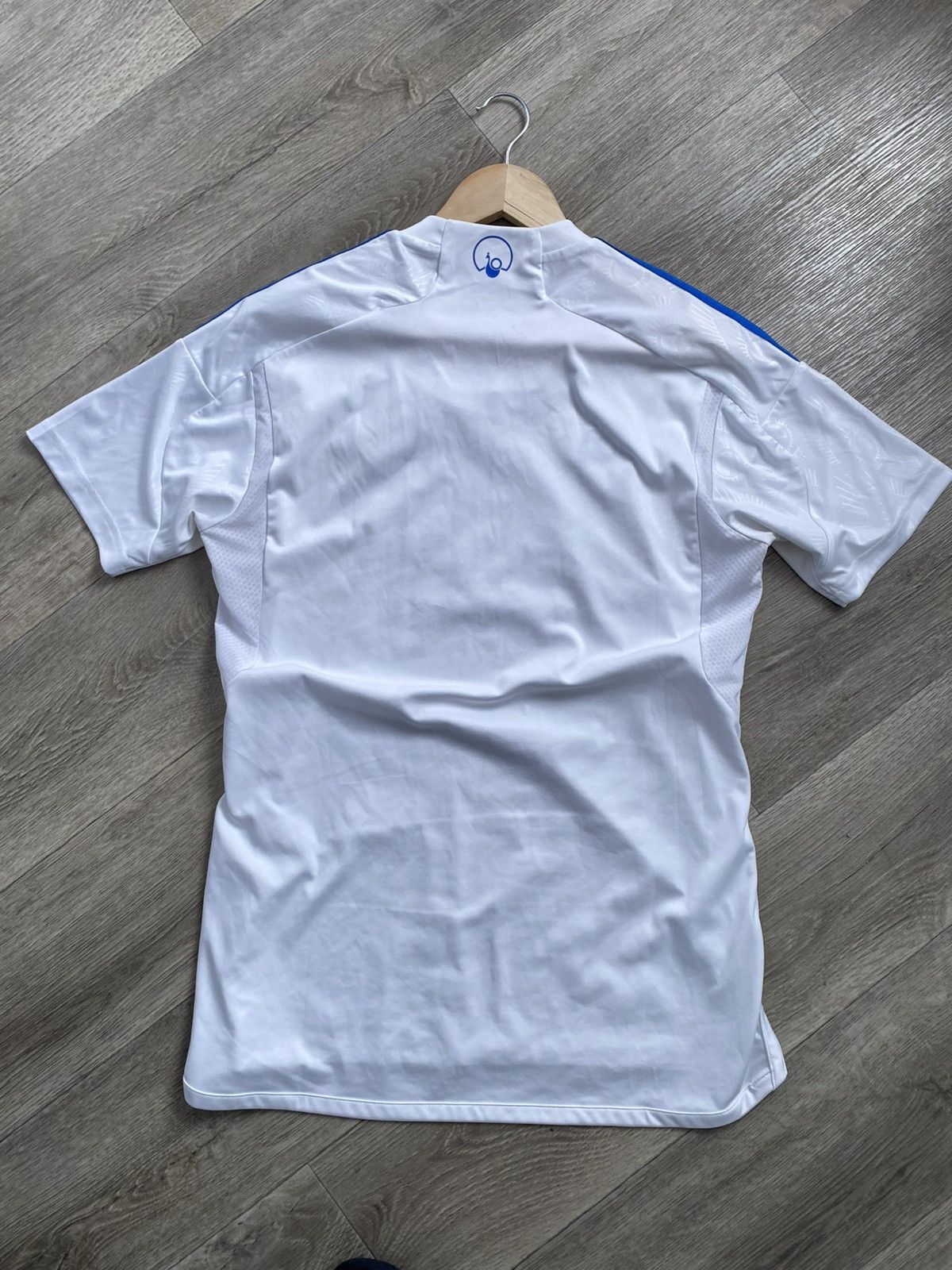 Adidas ADIDAS Leeds United 2022/2023 Home Football Soccer Jersey Size US M / EU 48-50 / 2 - 7 Thumbnail