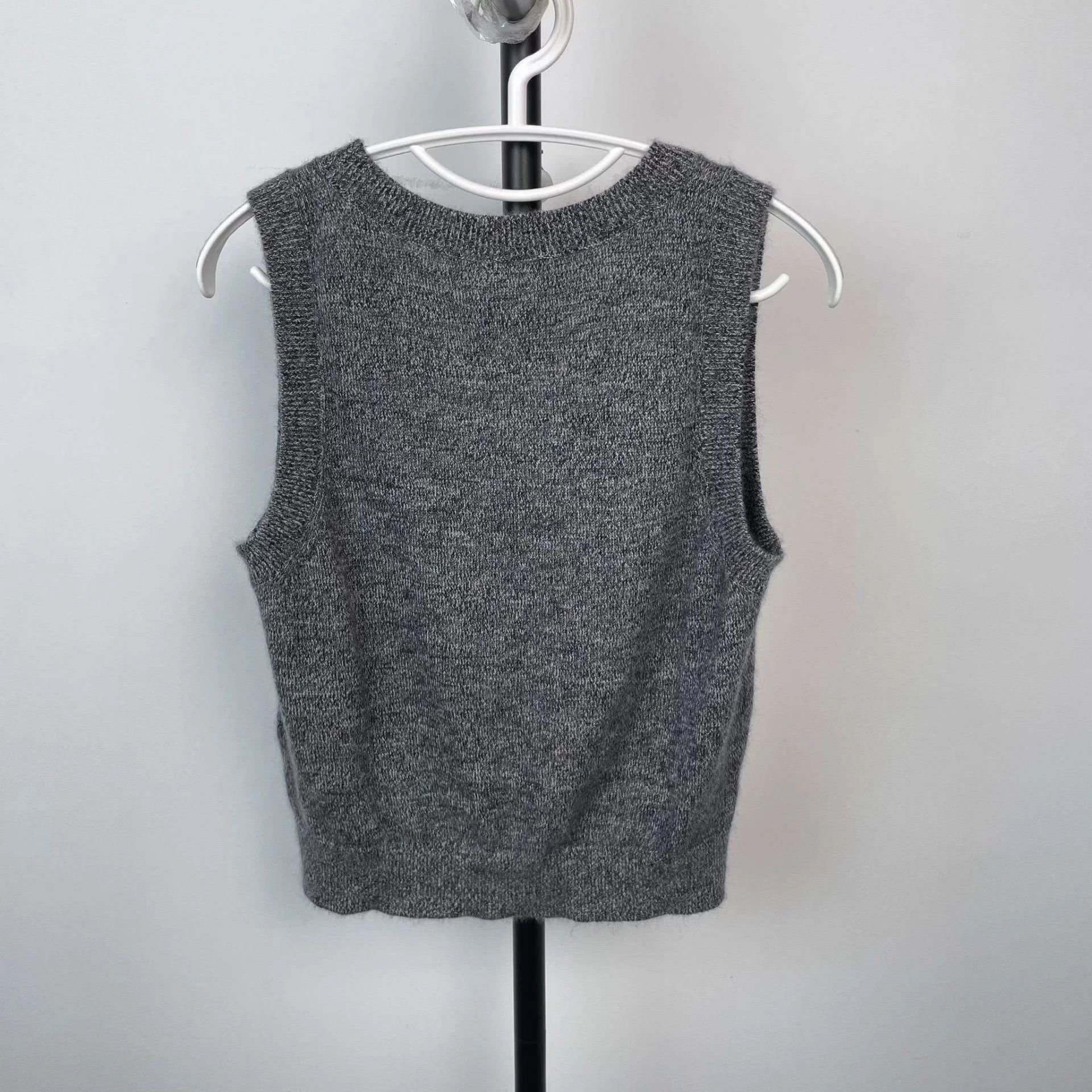Chanel Chanel Haute Metiers Gray Cashmere Knit Vest 38 Size S / US 4 / IT 40 - 2 Thumbnail