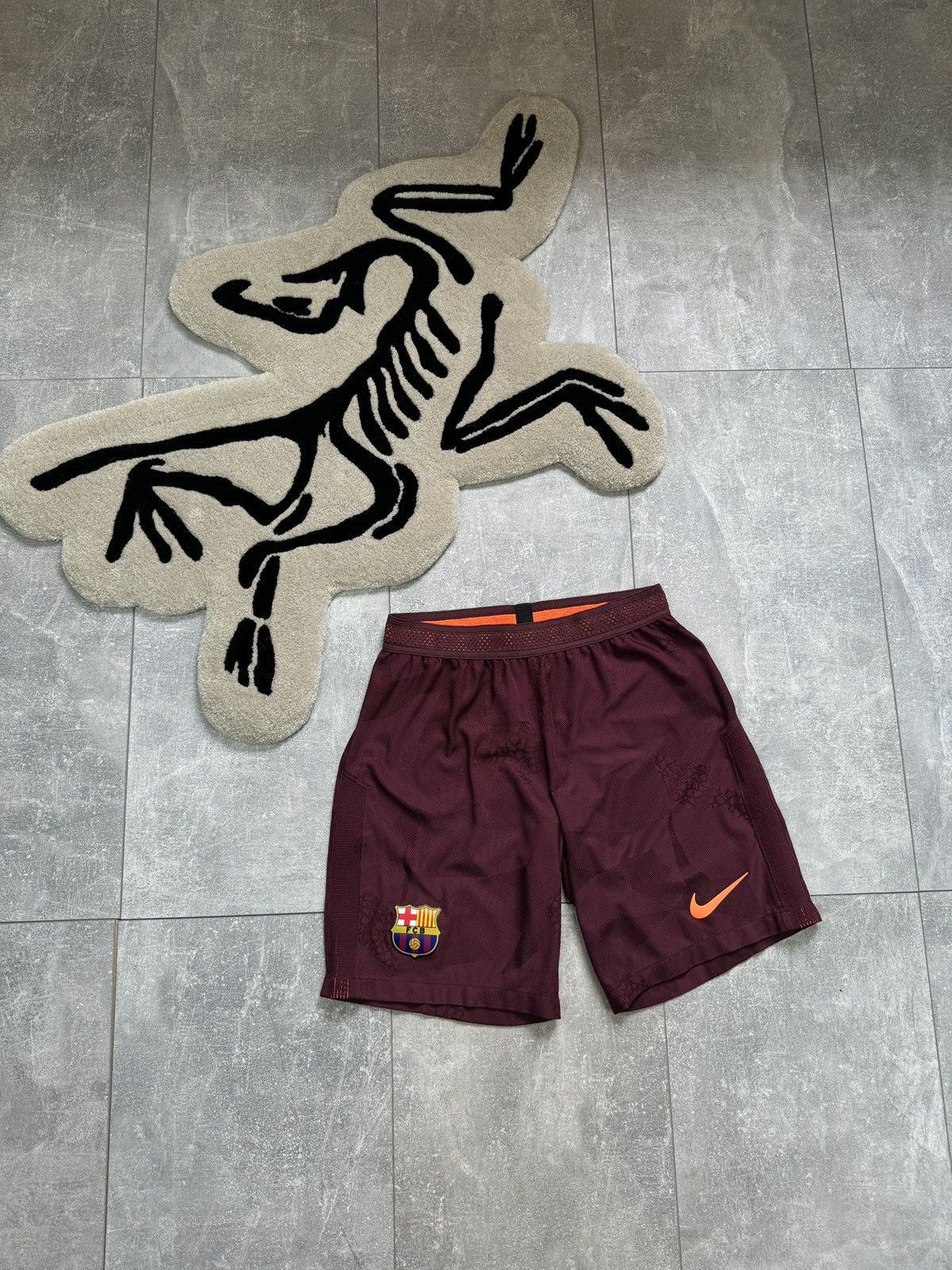 Nike Mens Vintage Nike FC Barcelona soccer shorts football y2k Size US 30 / EU 46 - 7 Thumbnail