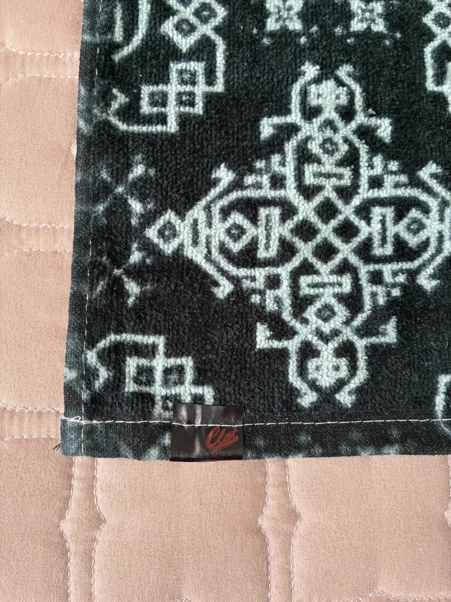 CLOT CLOT Edison Chen Early Black Silk Dragon Pattern Towel Size ONE SIZE - 6 Thumbnail