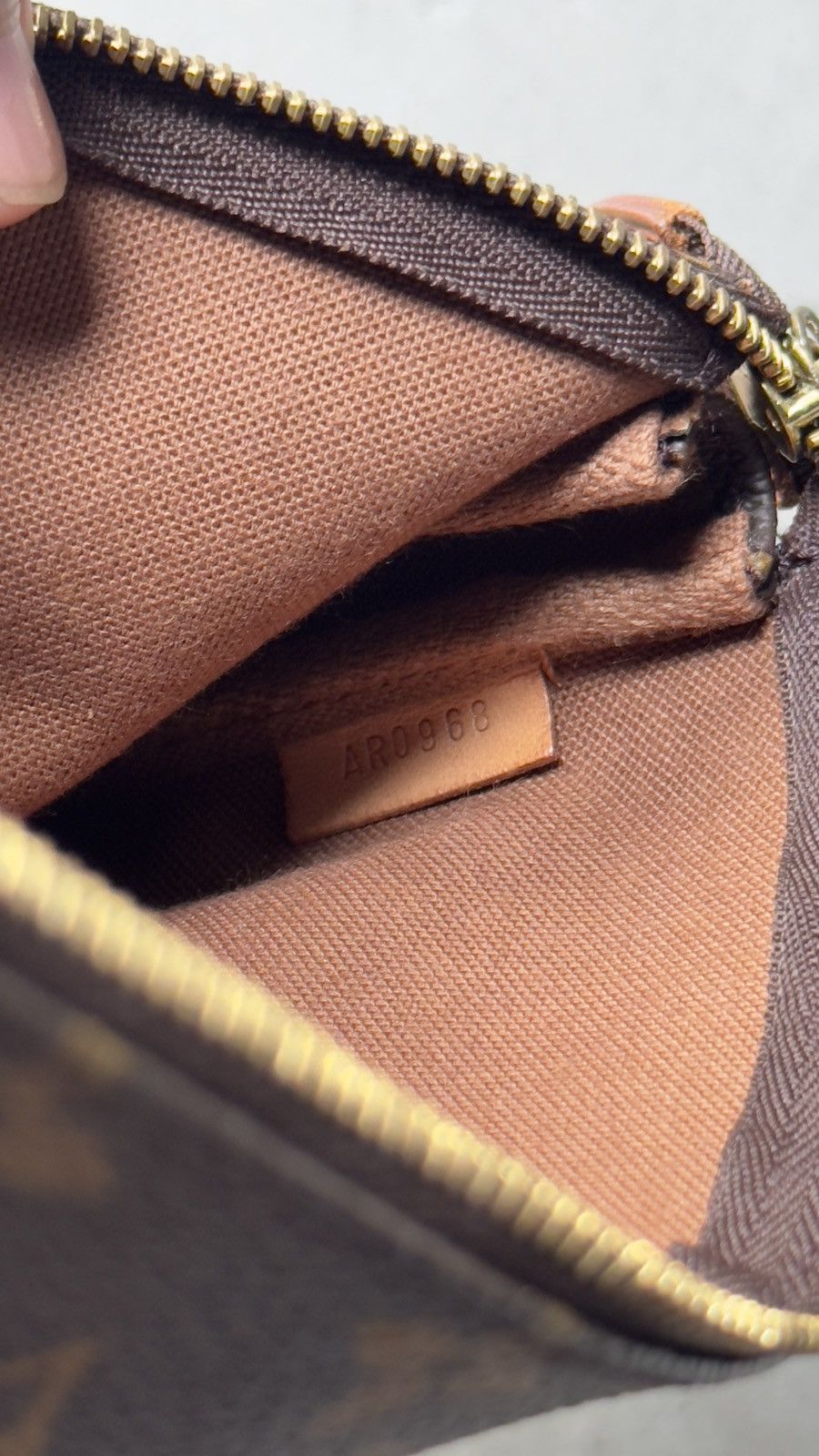 Louis Vuitton Louis Vuiton Pochette Size ONE SIZE - 12 Thumbnail