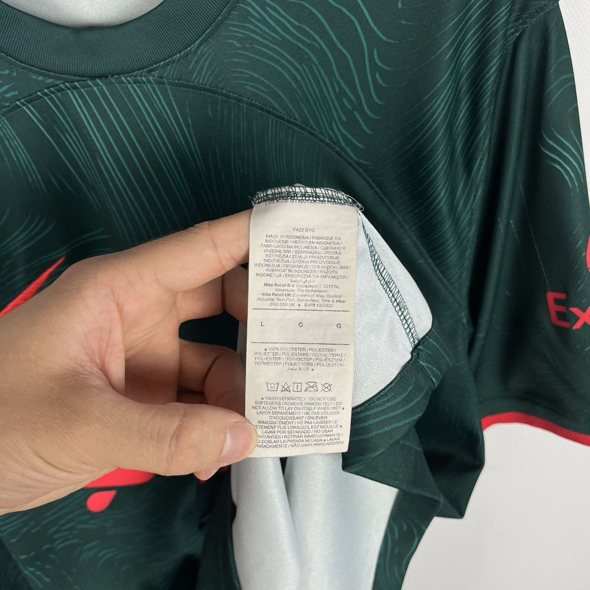 Nike Nike Liverpool third soccer jersey 2022/2023 Size US L / EU 52-54 / 3 - 12 Thumbnail