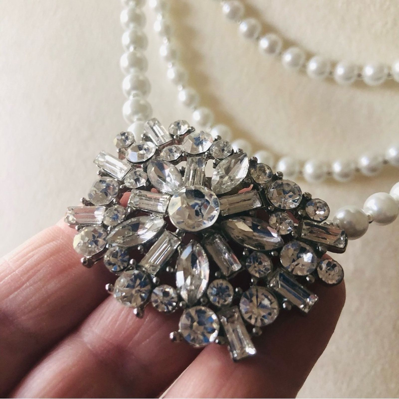 Jewelry Handcrafted repurpose Hollywood glam glass Pearl necklac Size ONE SIZE - 2 Thumbnail