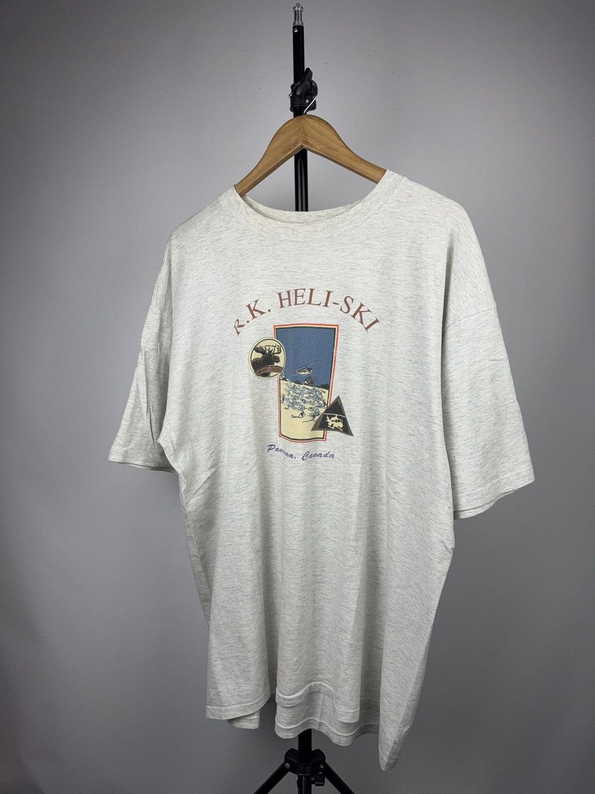 Vintage Vintage 90s Retro Panorama Canada Heli-Ski Graphic T-Shirt Size US L / EU 52-54 / 3 - 1 Thumbnail