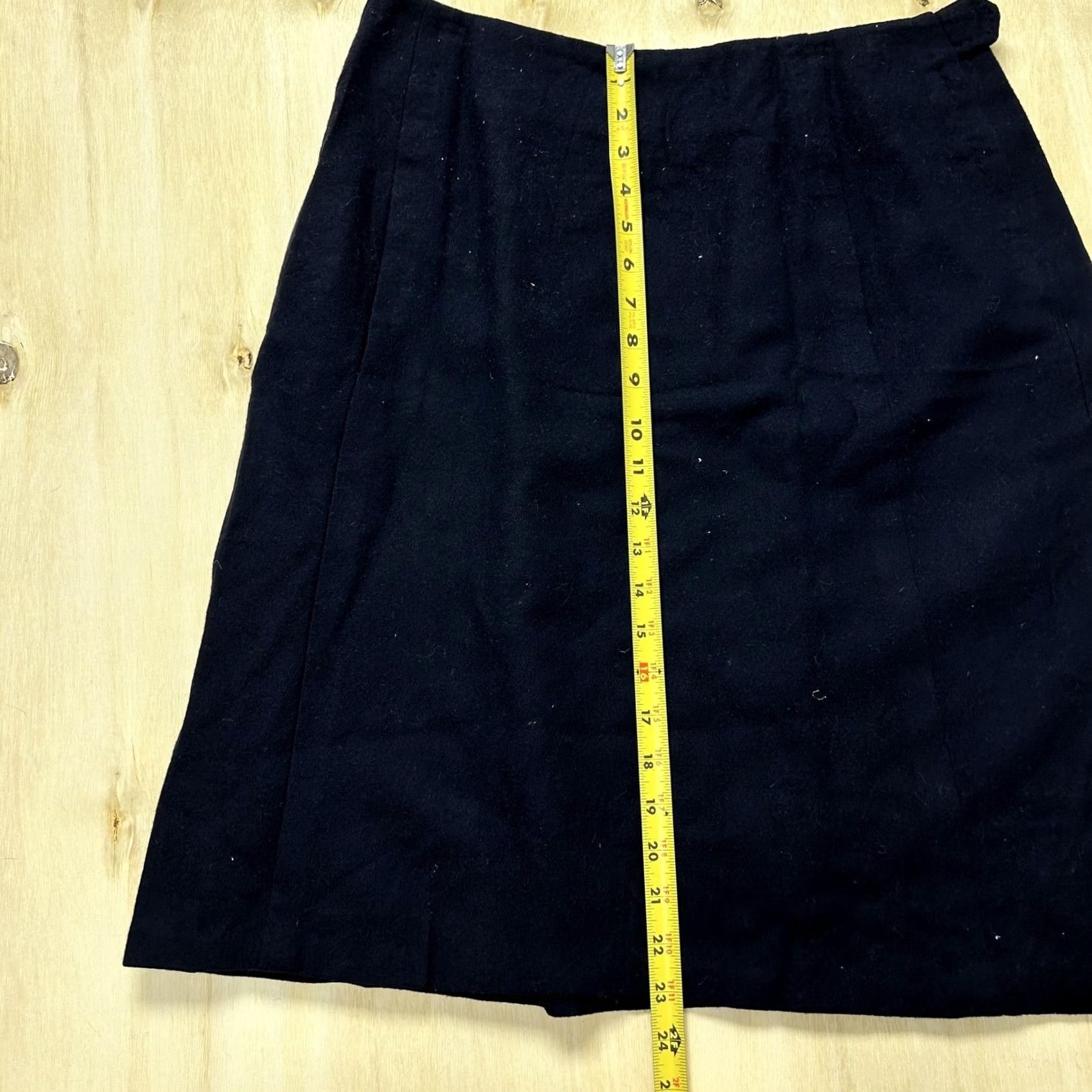 Evan Picone VINTAGE Evan Picone Skirt Womens 10 Black Wool A-Line Knee Length Lined Pockets Knit? Size 32" / US 10 / IT 46 - 7 Thumbnail