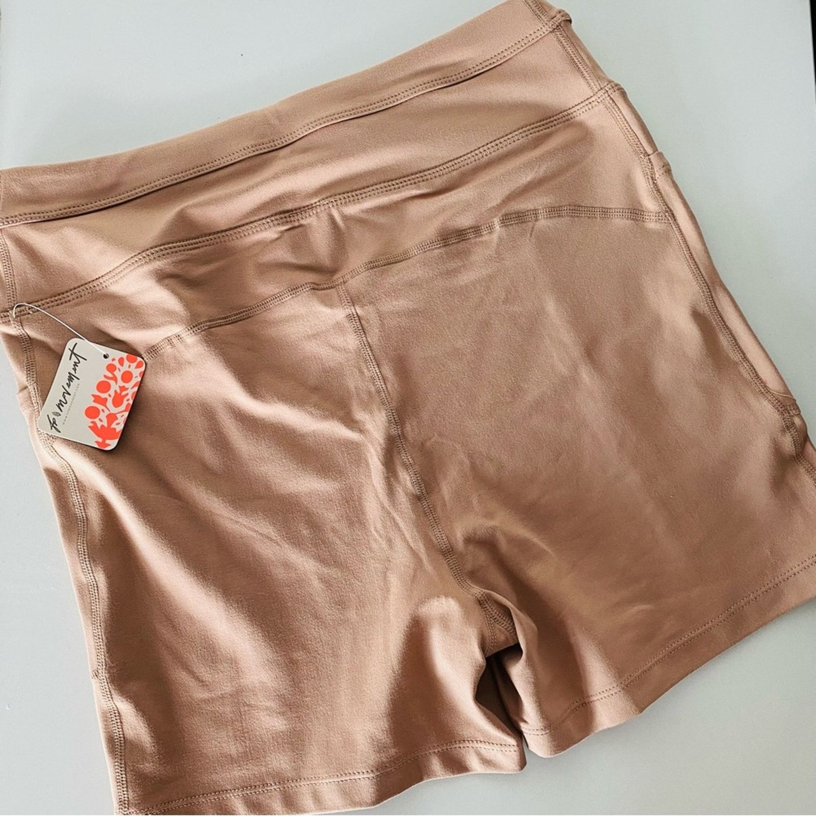 Free People NEW FREE PEOPLE MOVEMENT Tan Beige Coffee Biker Short Shorts Size 28" / US 6 / IT 42 - 8 Thumbnail