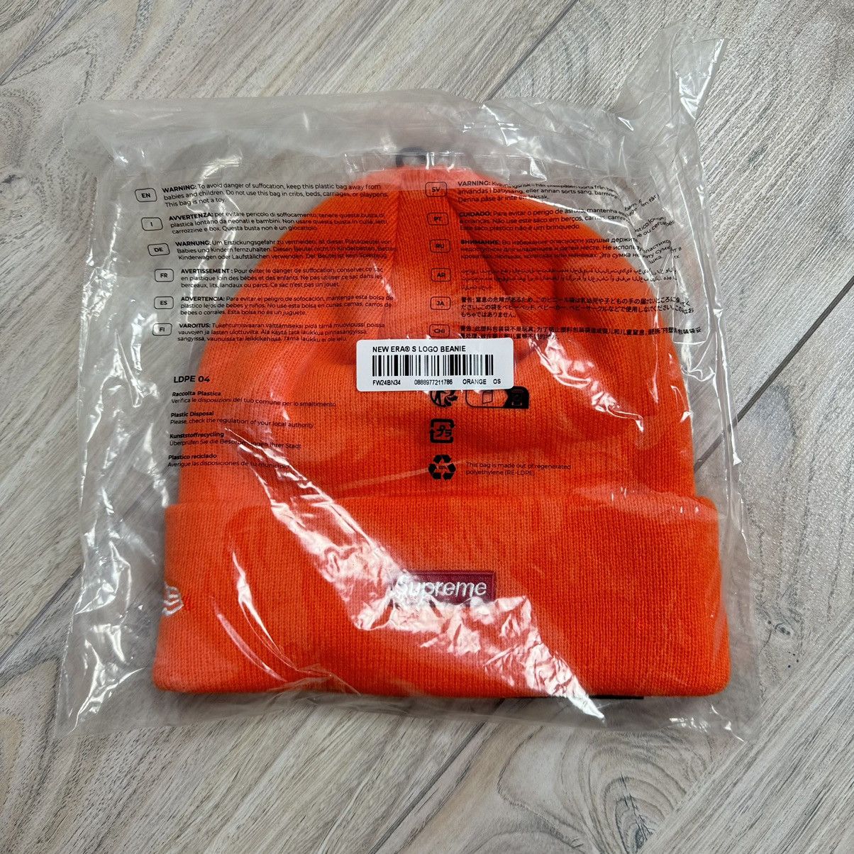 Hypebeast × New Era × Supreme Supreme New Era S Logo Beanie Orange FW24 DS Size ONE SIZE - 4 Thumbnail