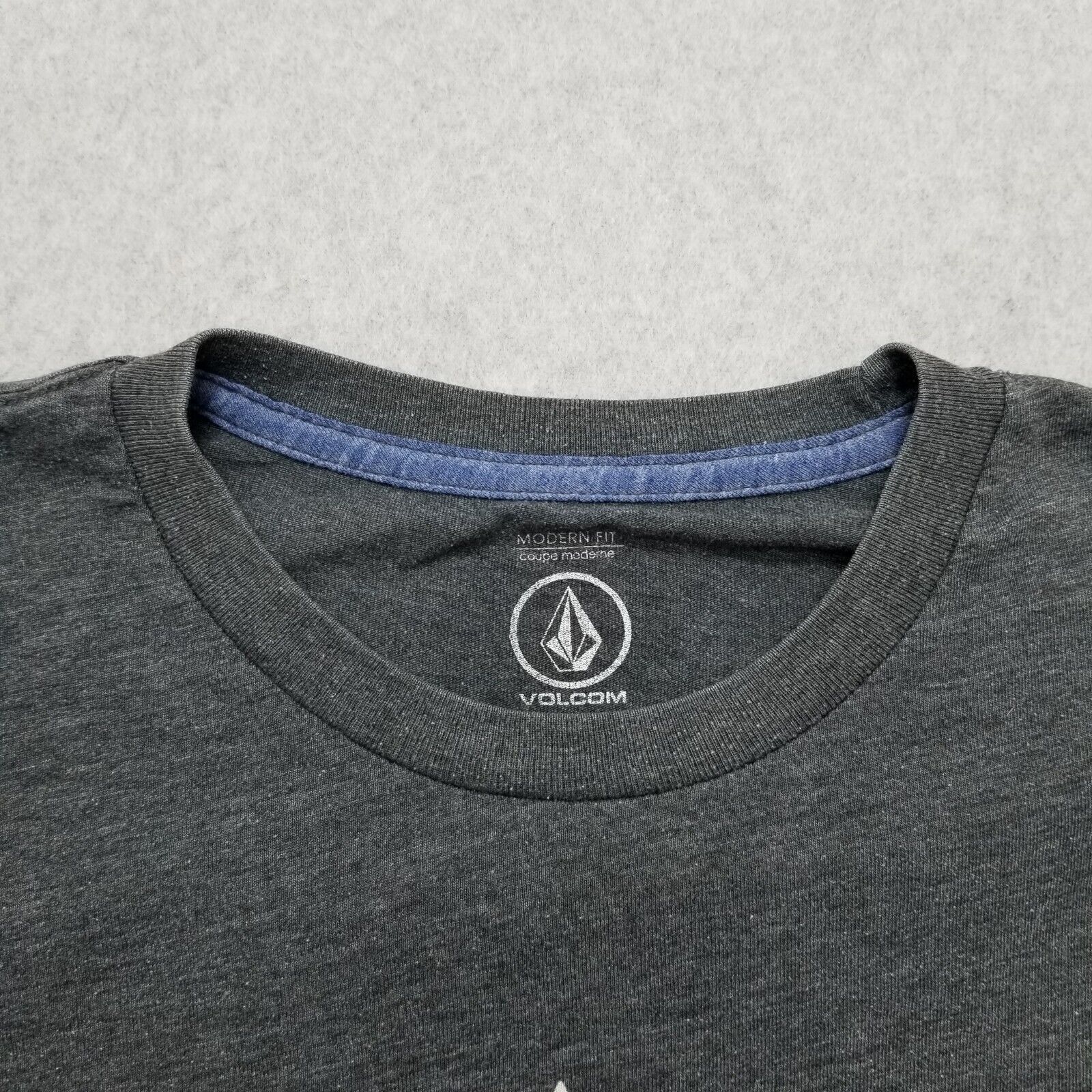 Volcom Volcom Shirt Mens Large Gray Short Sleeve Crew Neck Logo Size US L / EU 52-54 / 3 - 5 Thumbnail