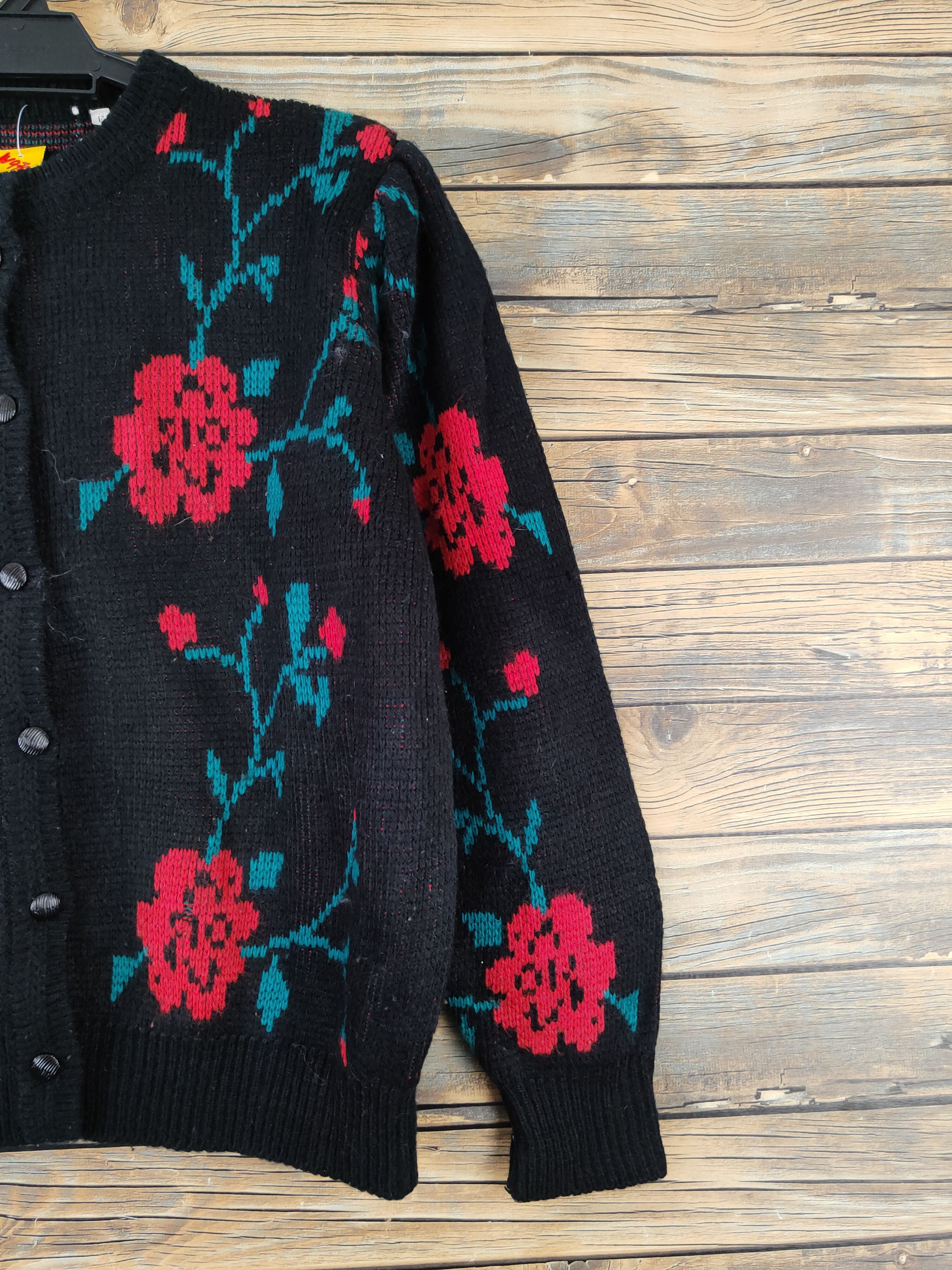 Aran Isles Knitwear × Japanese Brand Japan vintage Black Flowers Knitwear Cardigan #W970 Size M / US 6-8 / IT 42-44 - 5 Thumbnail