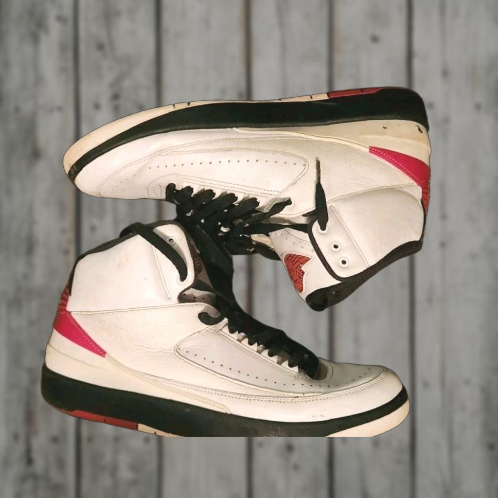 Jordan Brand Jordan 2 Retro Chicago Sneaker DX2454-106 Men 10 White Air Jordan 2 Athletic Mid Top Retro 2022 Size US 10 / EU 43 - 1 Thumbnail