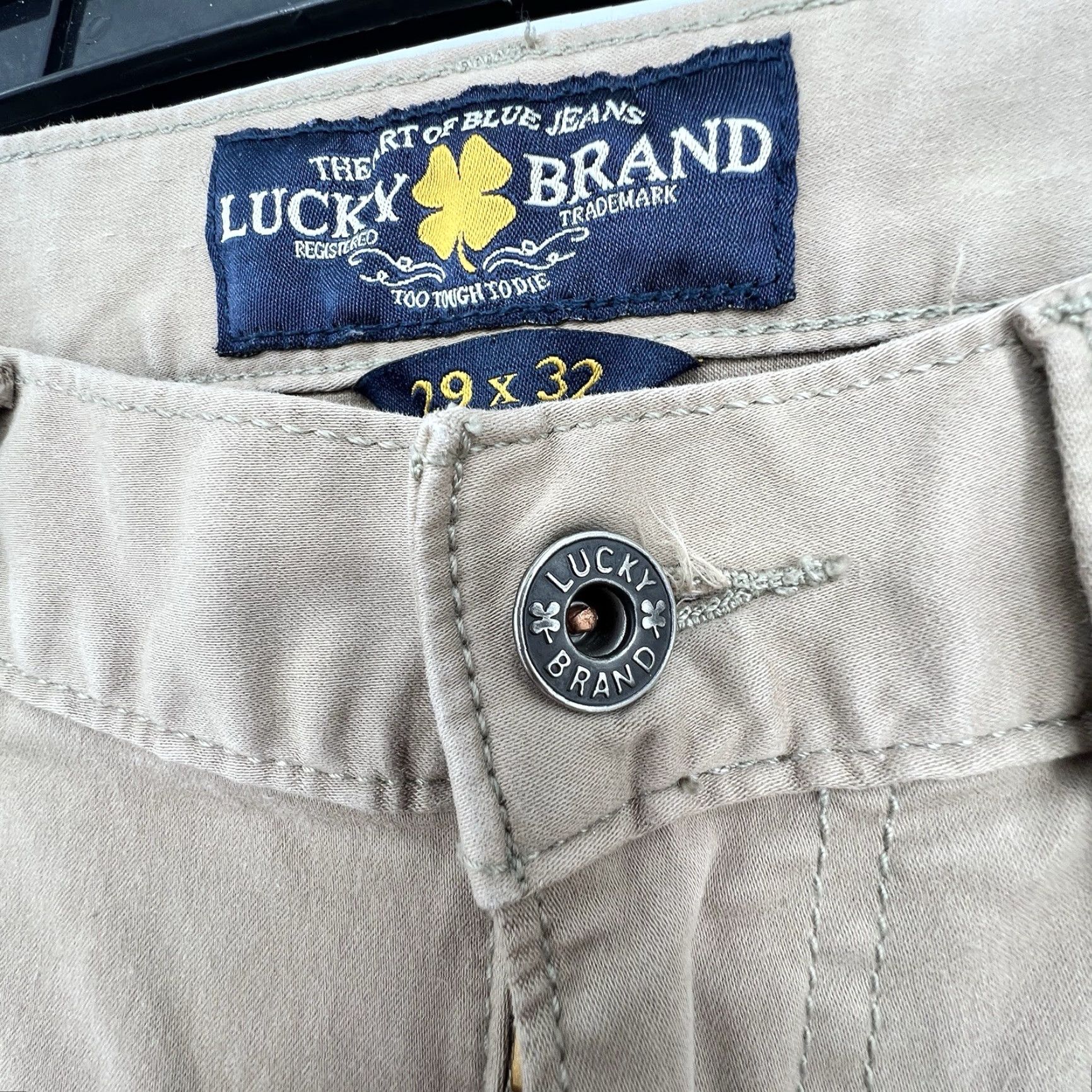 Lucky Brand Lucky Brand Jeans Mens 410 Athletic Fit 29x32 Tan Zip 5-Pocket Design Straight Inseam 31 Beige Cotton Blend Size US 30 / EU 46 - 3 Thumbnail