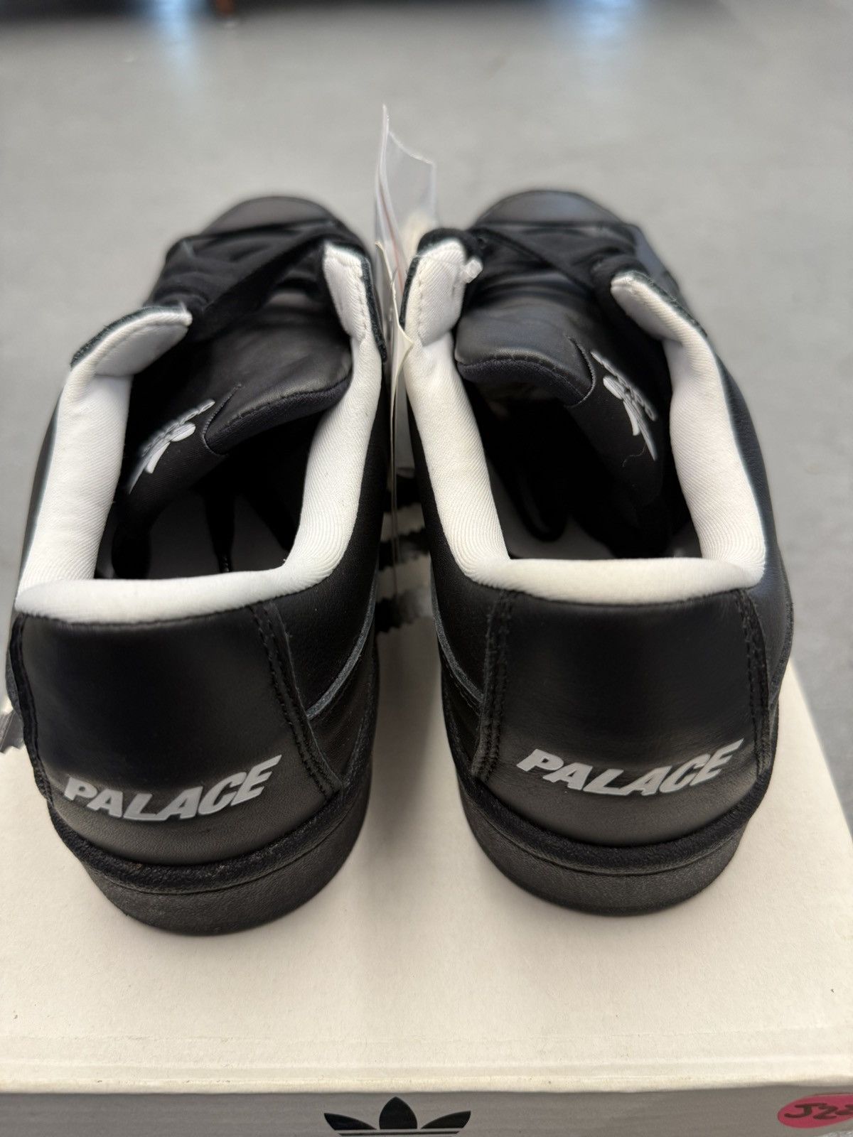 Adidas 2018 Adidas Camton Trainer Palace Black Size US 8 / EU 41 - 5 Thumbnail
