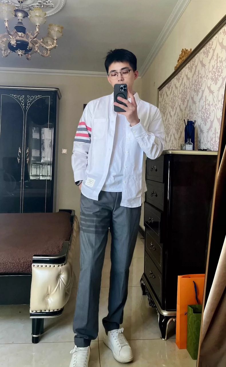 Thom Browne Thom Browne size1 Classic four-barrel shirt Size US S / EU 44-46 / 1 - 9 Thumbnail