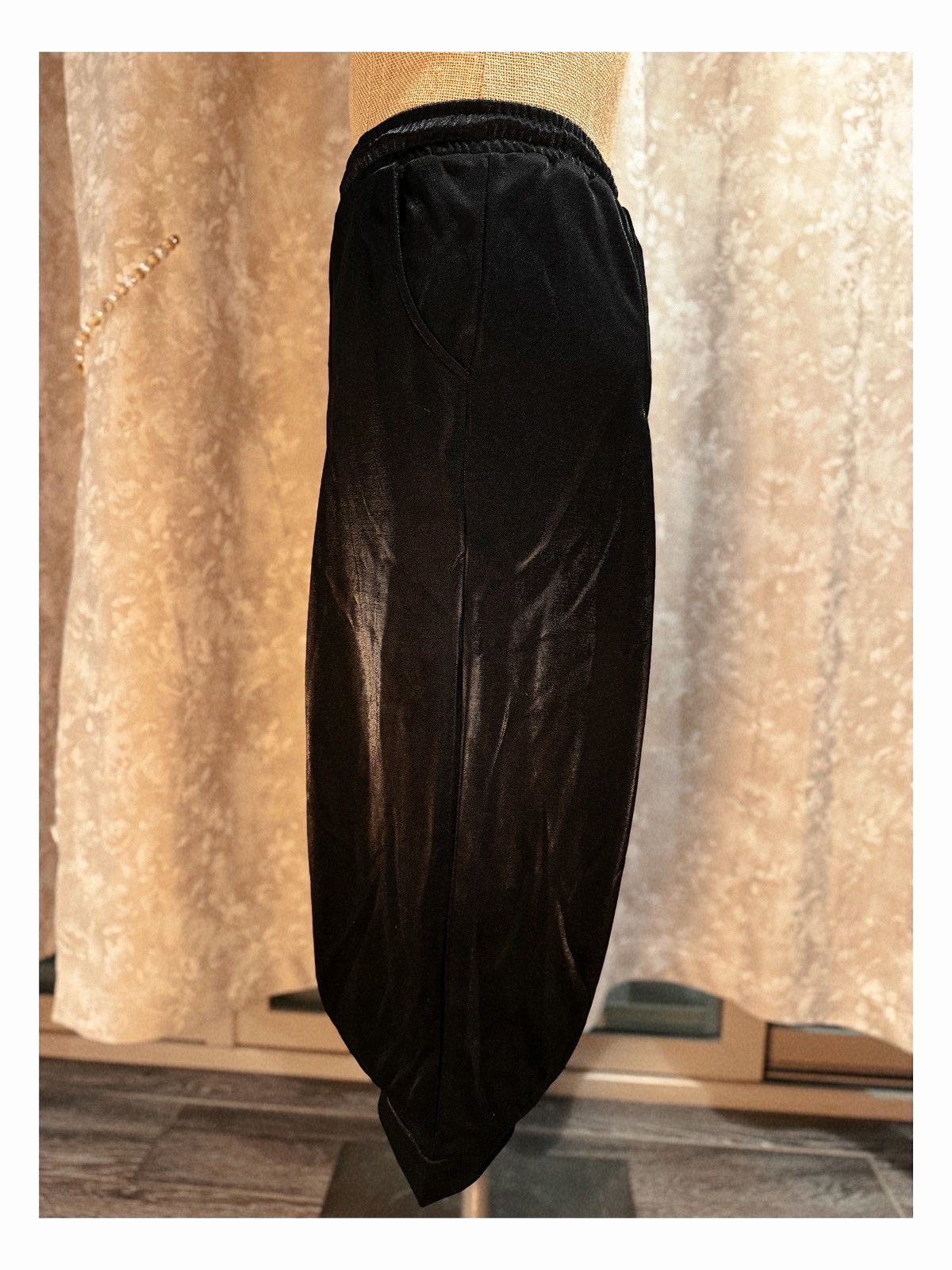 Other Avant-Garde Black Satin Cropped Pants – Unisex Style Size US 29 - 5 Thumbnail