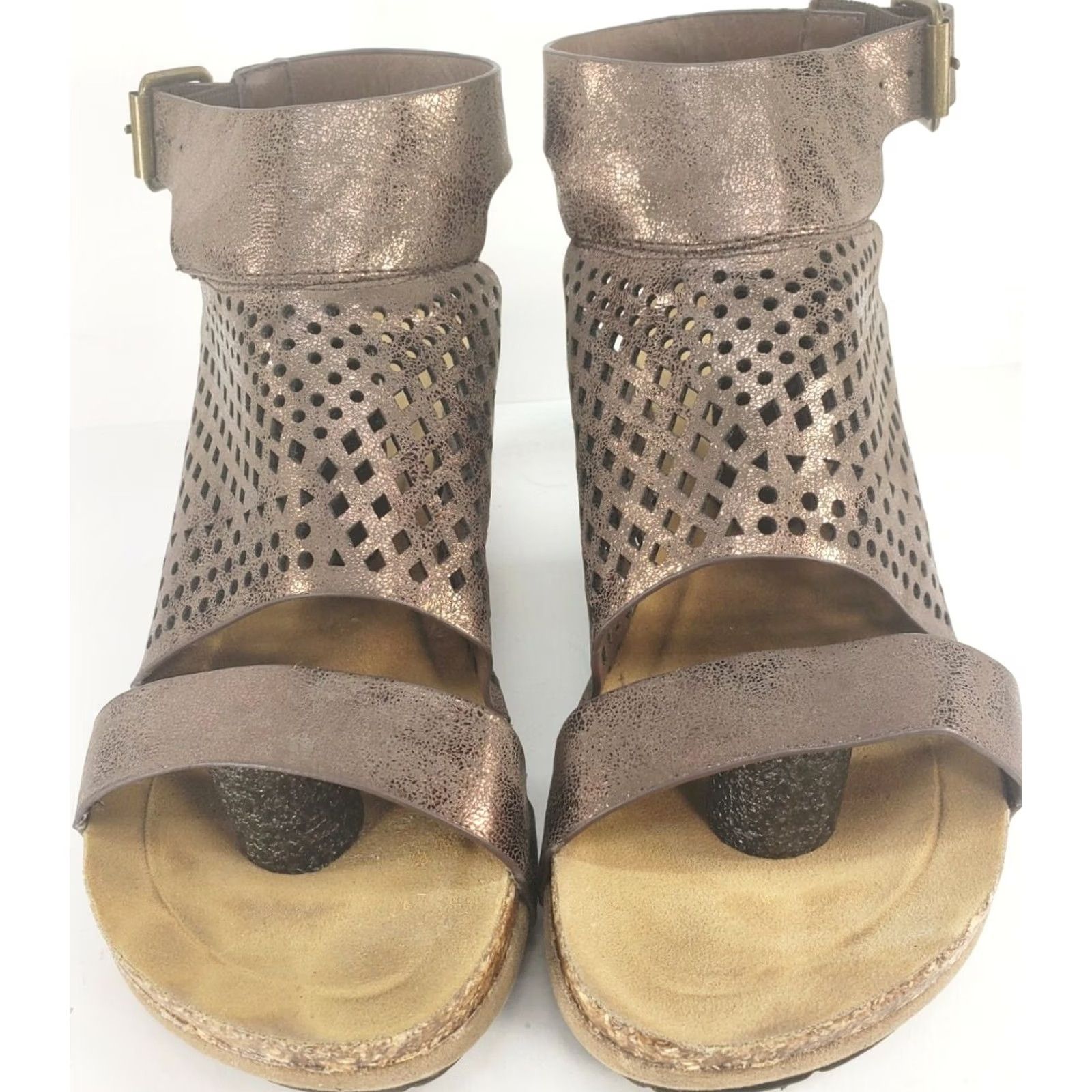 Vintage Pierre Dumas Women's 7 Ankle Strap Wedge Copper Metallic Perforated Peep Sandals Size US 7 / IT 37 - 3 Thumbnail
