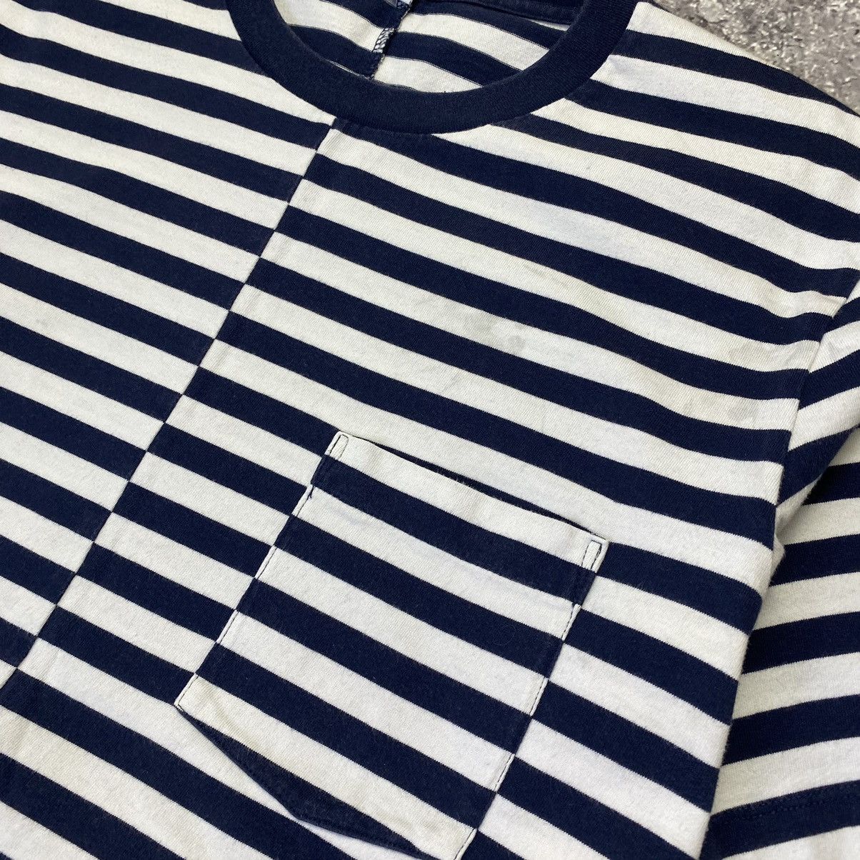 JW Anderson × Uniqlo Men’s Uniqlo x J.W. Anderson small logo designer tee Size US M / EU 48-50 / 2 - 5 Thumbnail